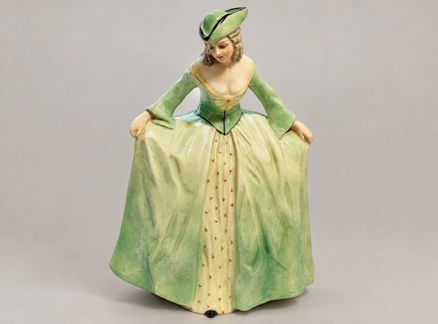 Figure - Dama del '700- no reserve price - Porcelain
