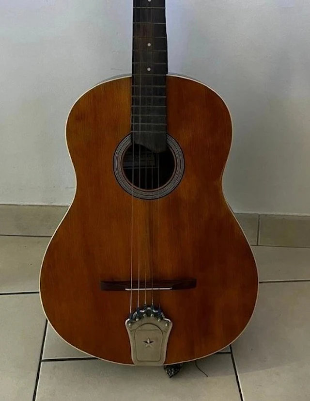Paul Beuscher - - Classical guitar - France (No reserve price)