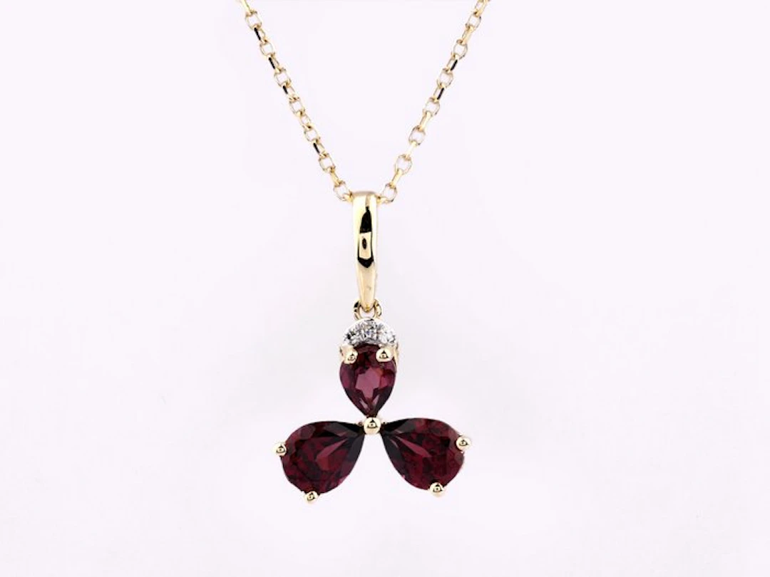 Necklace with pendant - 14 kt. Yellow gold - 0.98ct. tw. Rhodolite - Diamond
