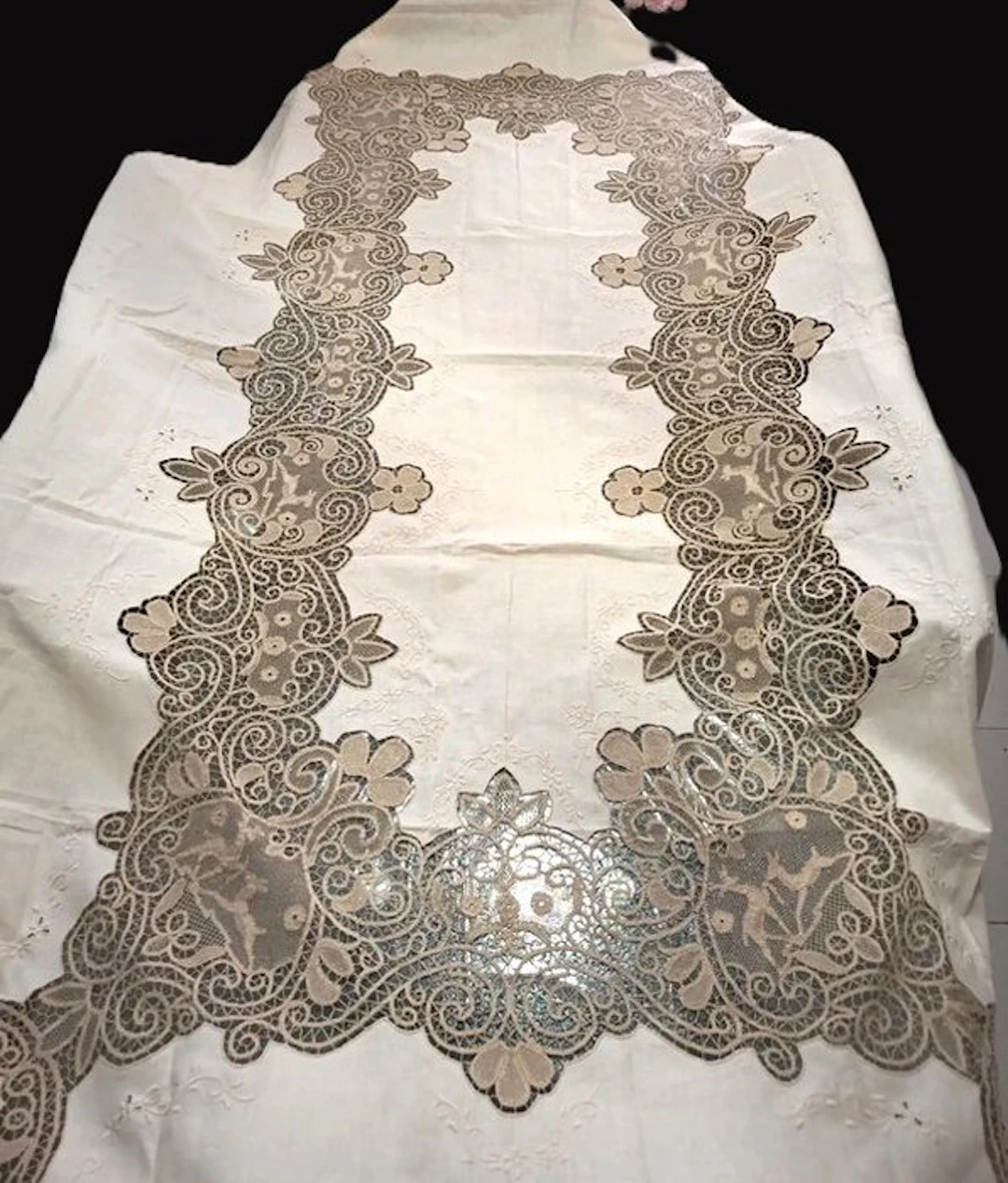 Tablecloth - 250 cm - 170 cm - Museum tablecloth (tombolo lace)