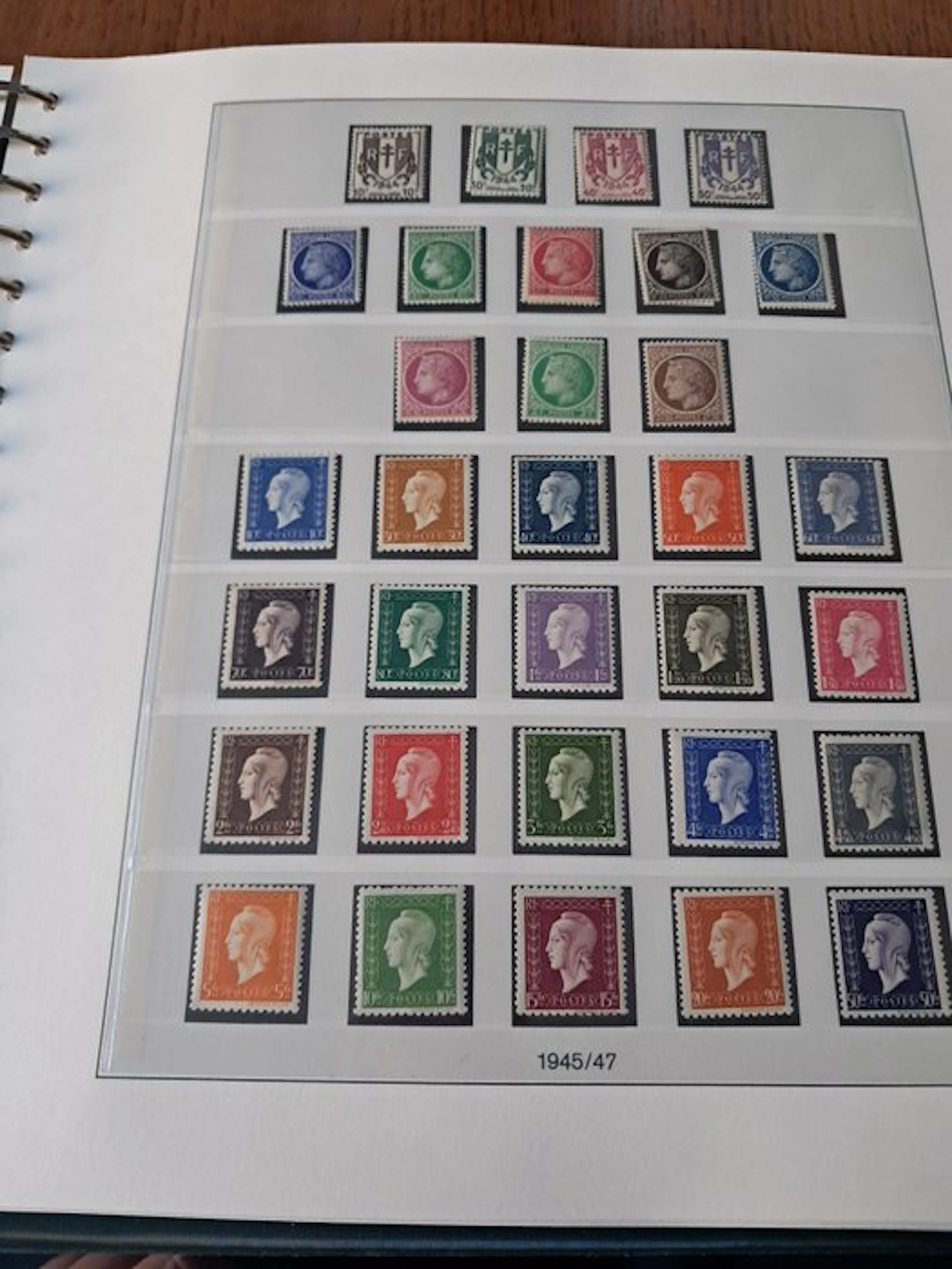 France 1997/1945 - Safe stamp album of French stamps from...