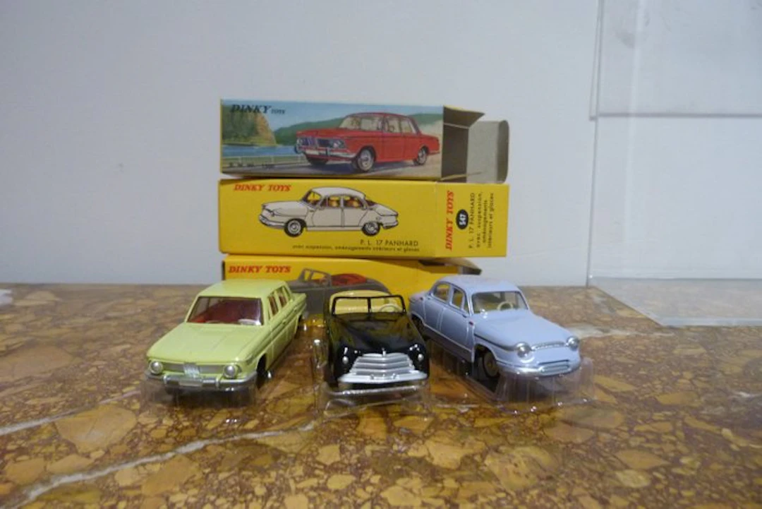 Dinky Toys 1:43 - Model car (3) - Simca 8 Sport; P.L. 17 Panhard; B.M.W. 1500