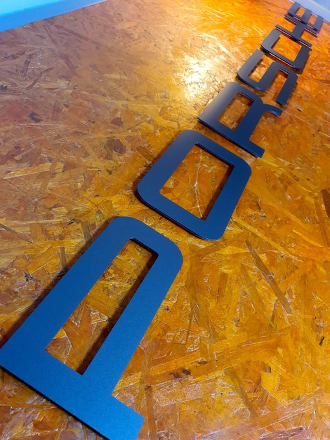 Sign - Porsche - Professional wall logo in Aluminium*...