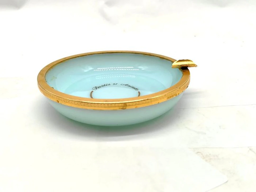 Ashtray - Ashtray box in Celeste opaline opal glass...