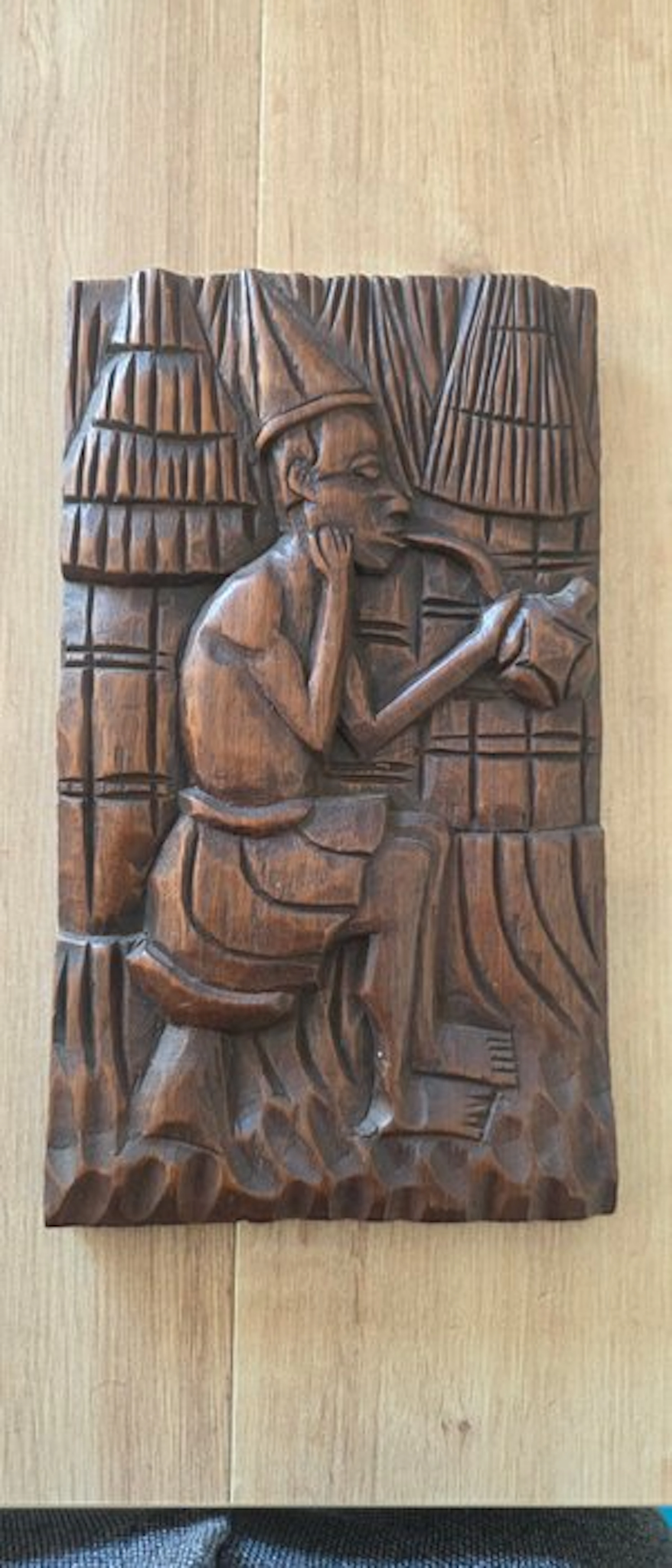 Decorative ornament - Burundi - African village scene