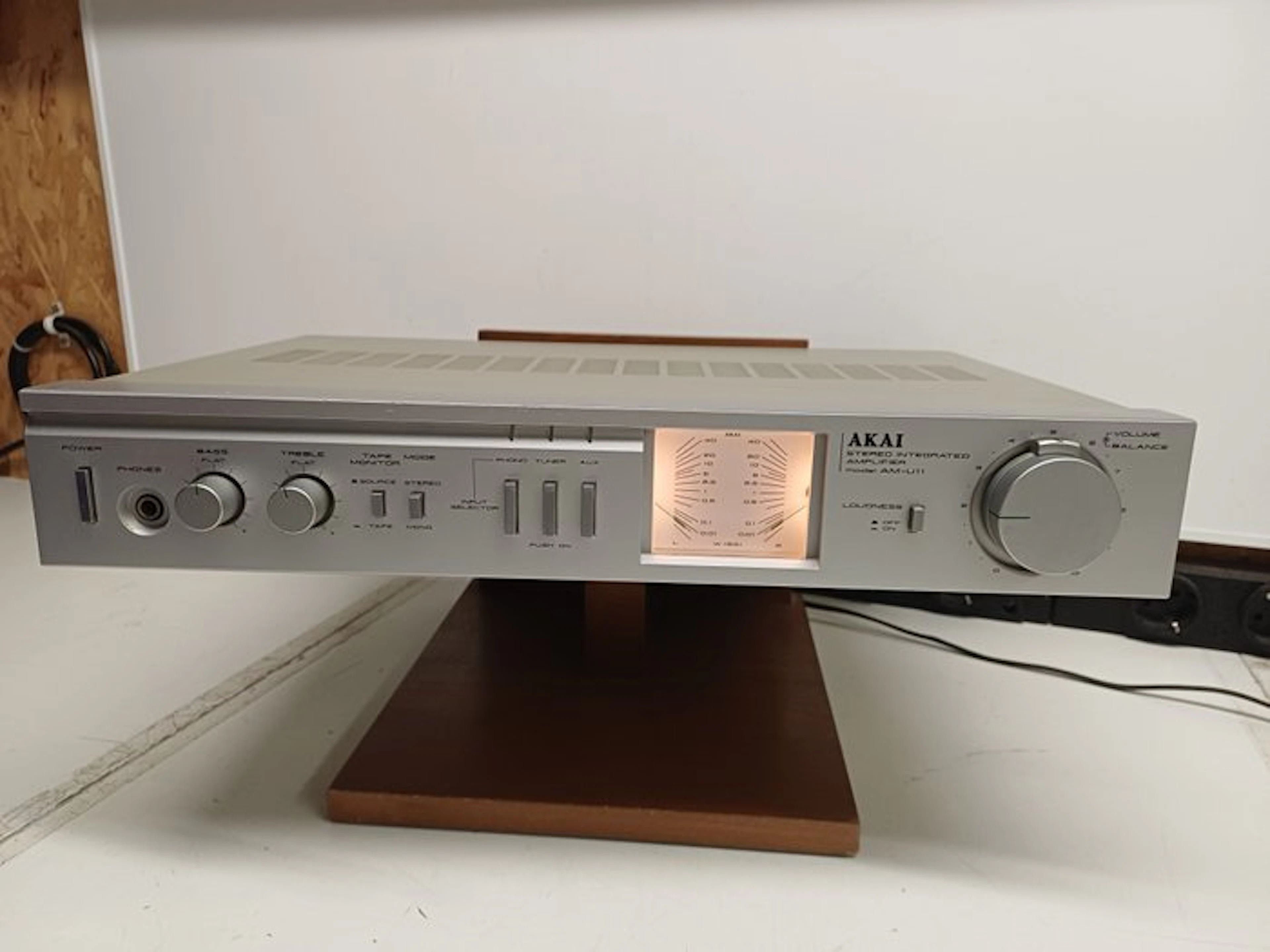 Akai - AM-U11 Solid state stereo amplifier