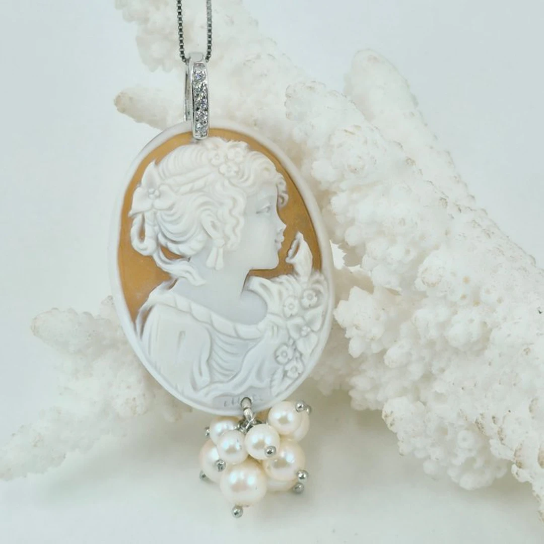Silver, No Reserve - Cameo - Hand-engraved cameo