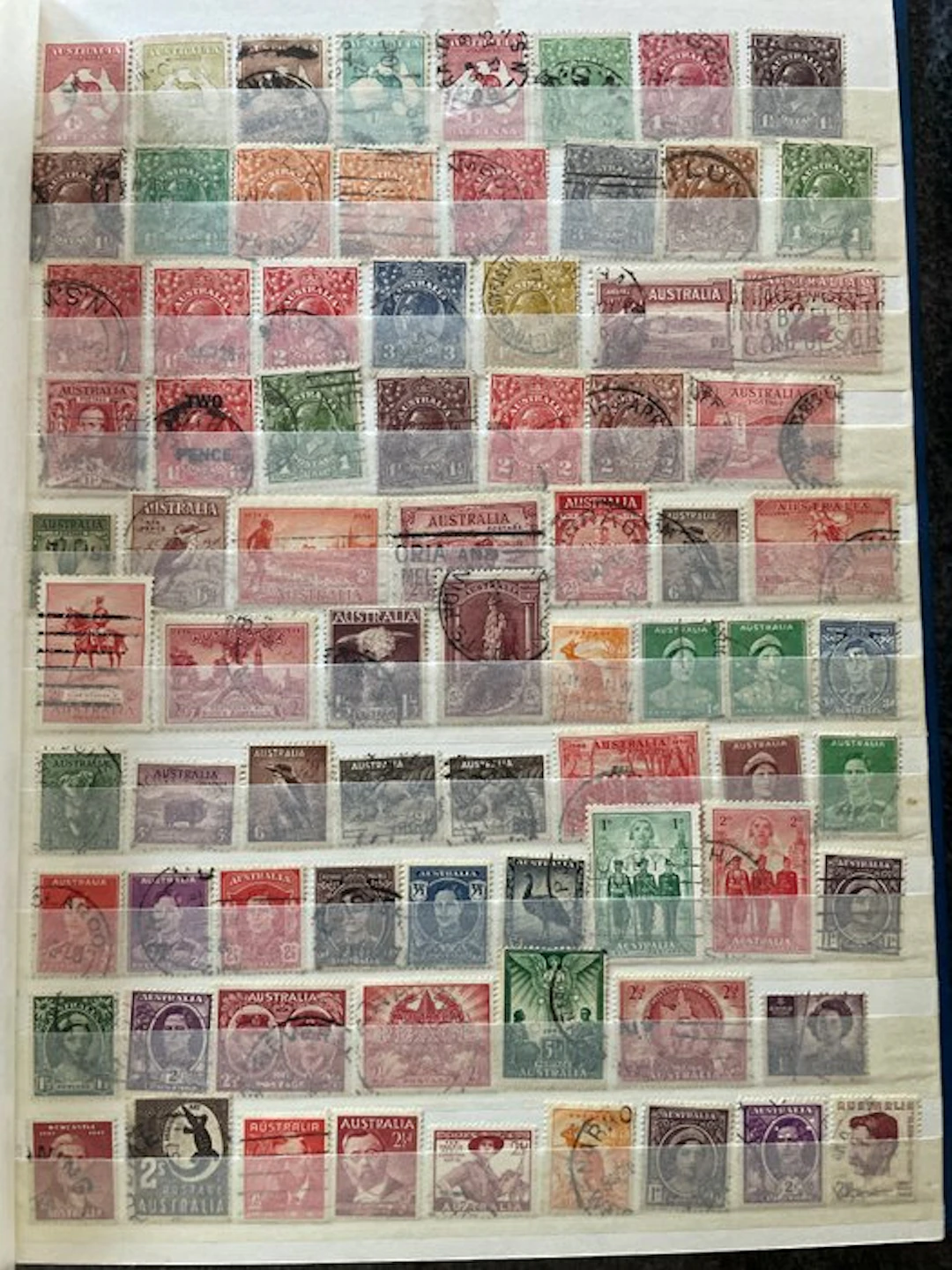 Australia - 4 stamp albums with stamps from Australia and...