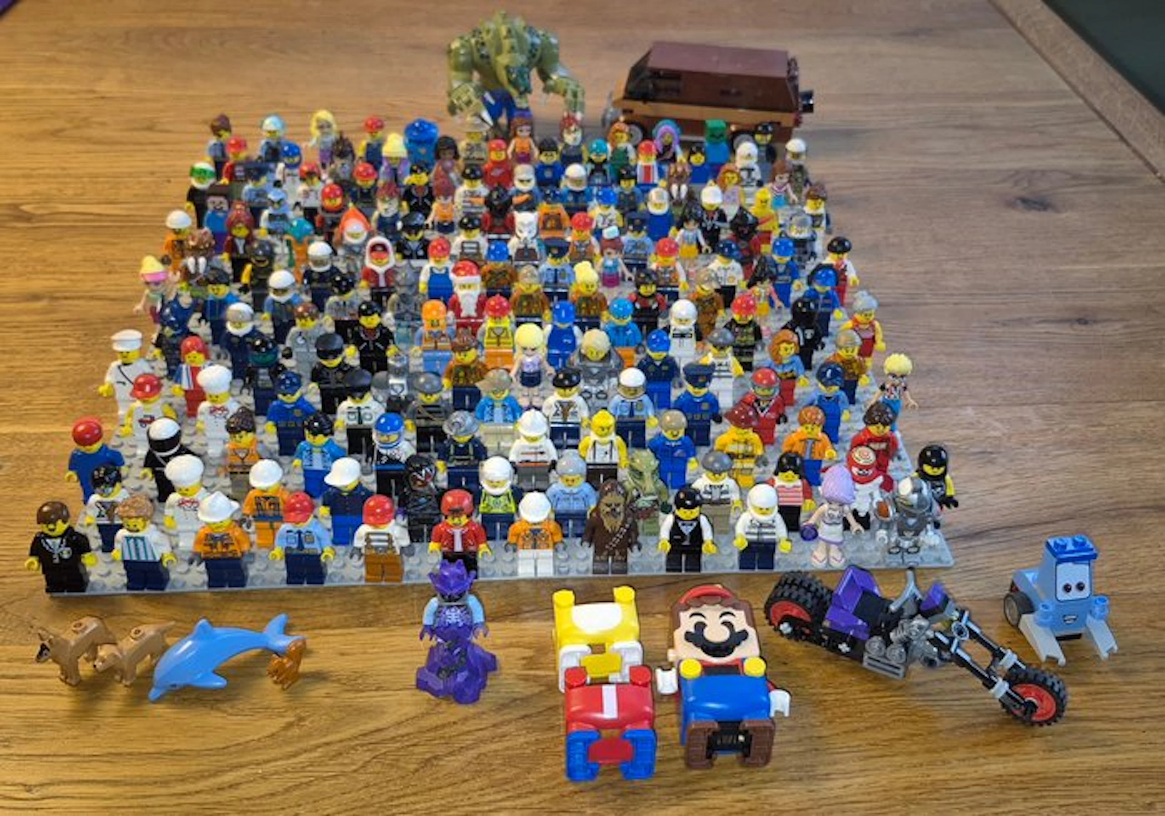 LEGO Minifigure - Minifigures - 157 various minifigures
