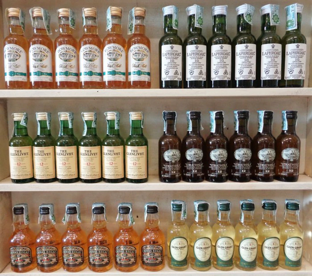 Laphroaig 10yo + Bowmore 10yo + The Glenlivet 12yo +...