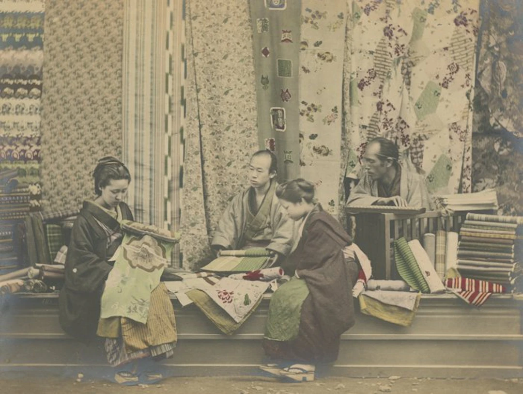 Enami, Farsari, Suzuki, Yokohama School (XIX) - Fabric seller