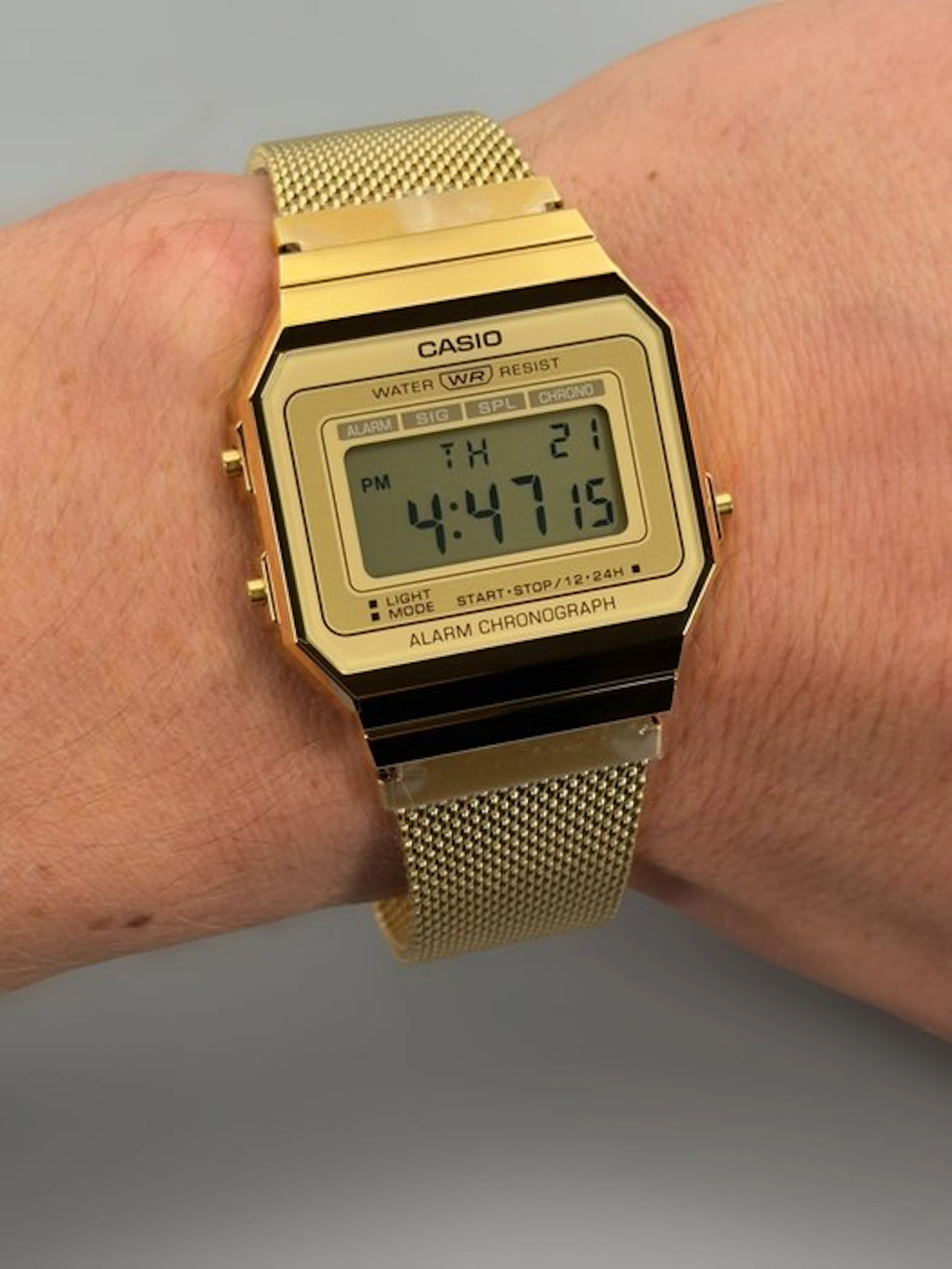 Casio Vintage Digital – Gold Tone – Alarm Chronograph –...