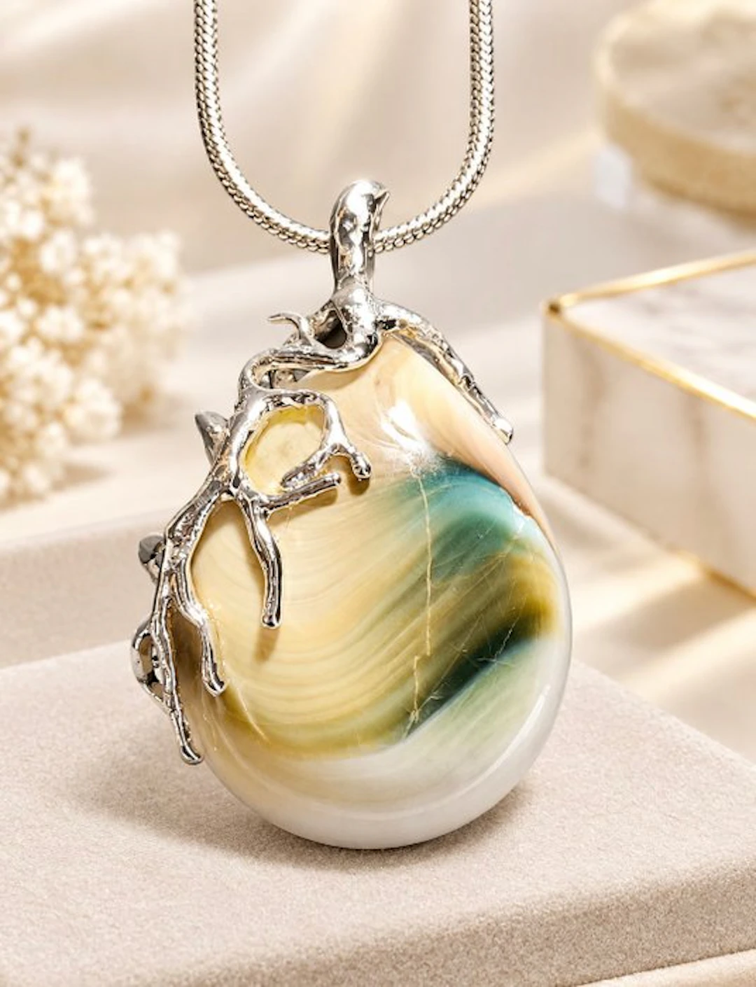 Mineral operculum Cabochon- 5.89 g - (1)