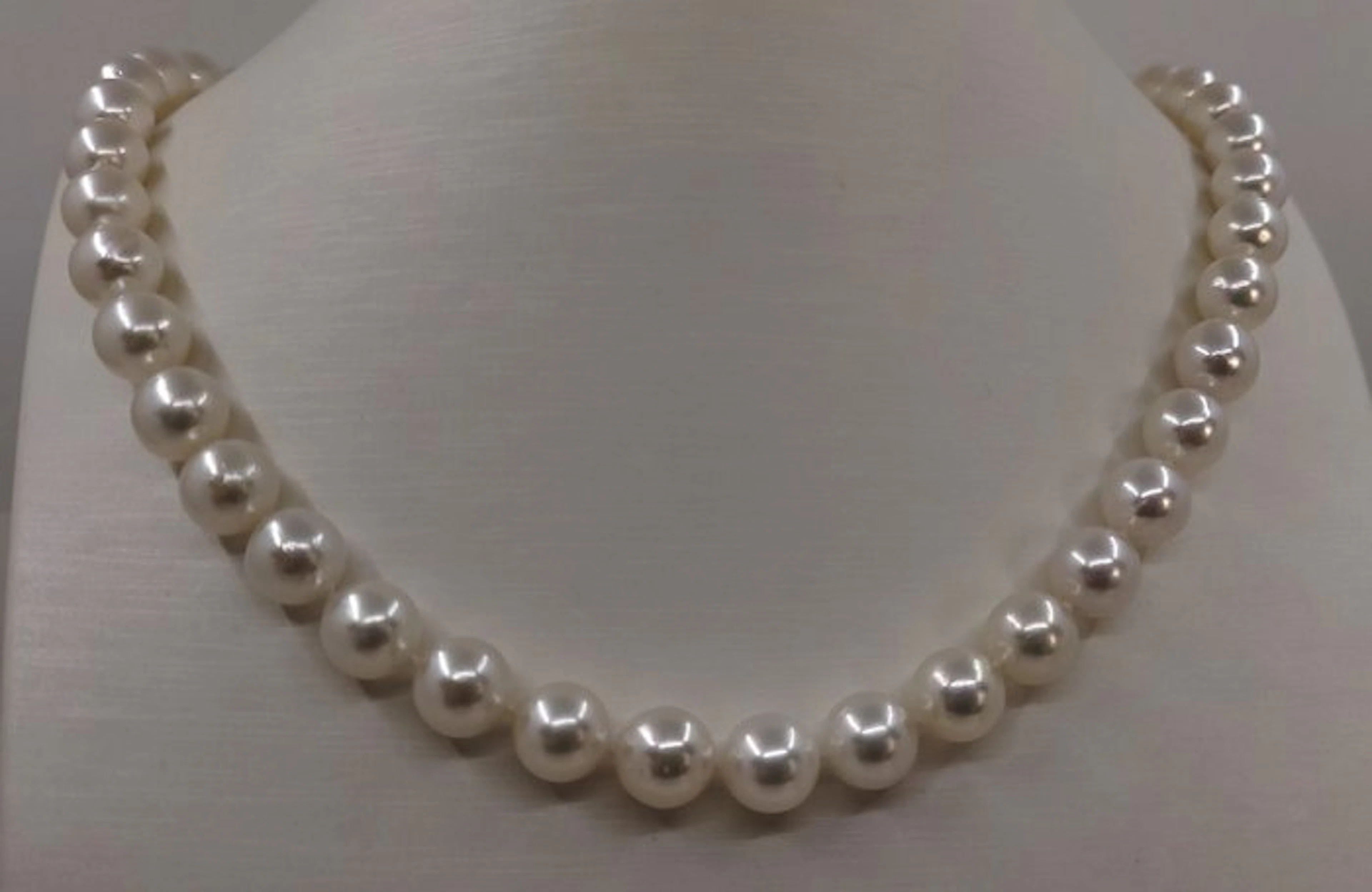 Necklace ALGT Certified Akoya Pearls - 8.5x8.9mm