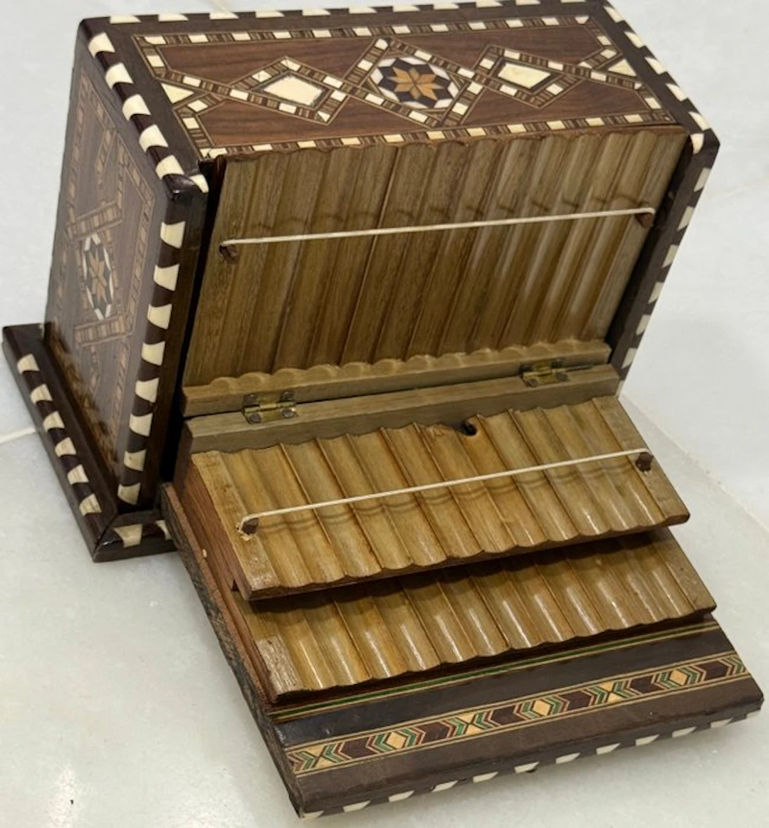 Tobacco box - Satinwood - H: 12.5