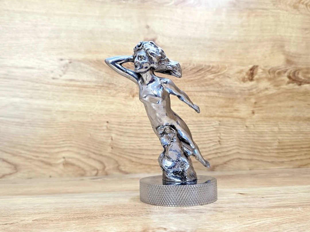 Car mascot (1) - Flying Goddess - 1920-1930