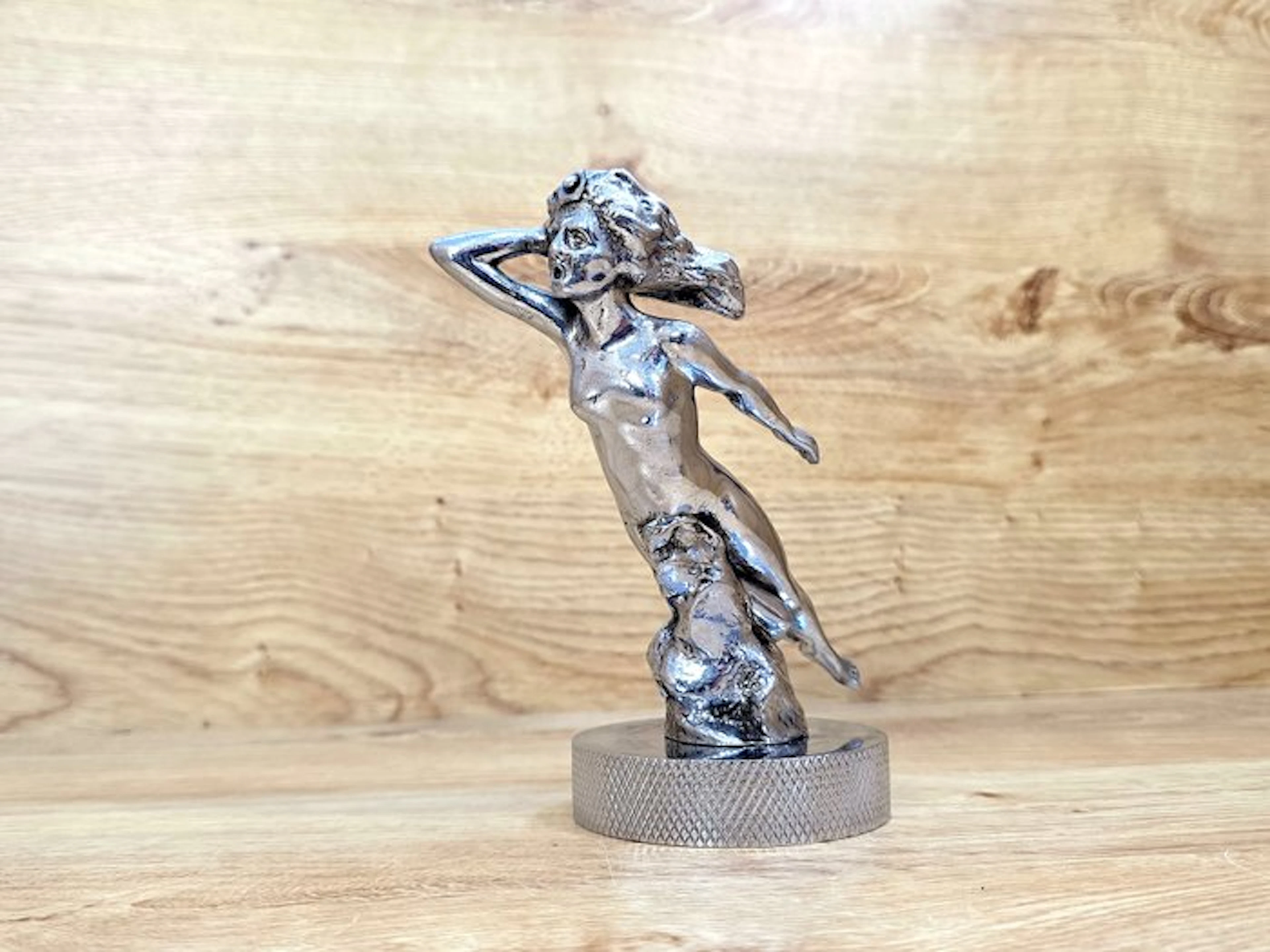 Car mascot (1) - Flying Goddess - 1920-1930