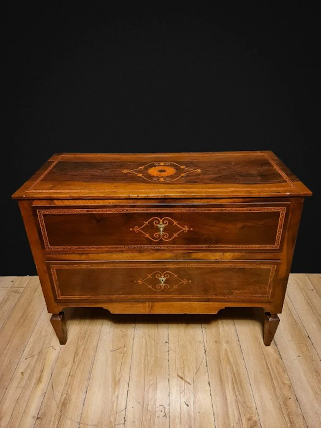 Chest of drawers - Wood