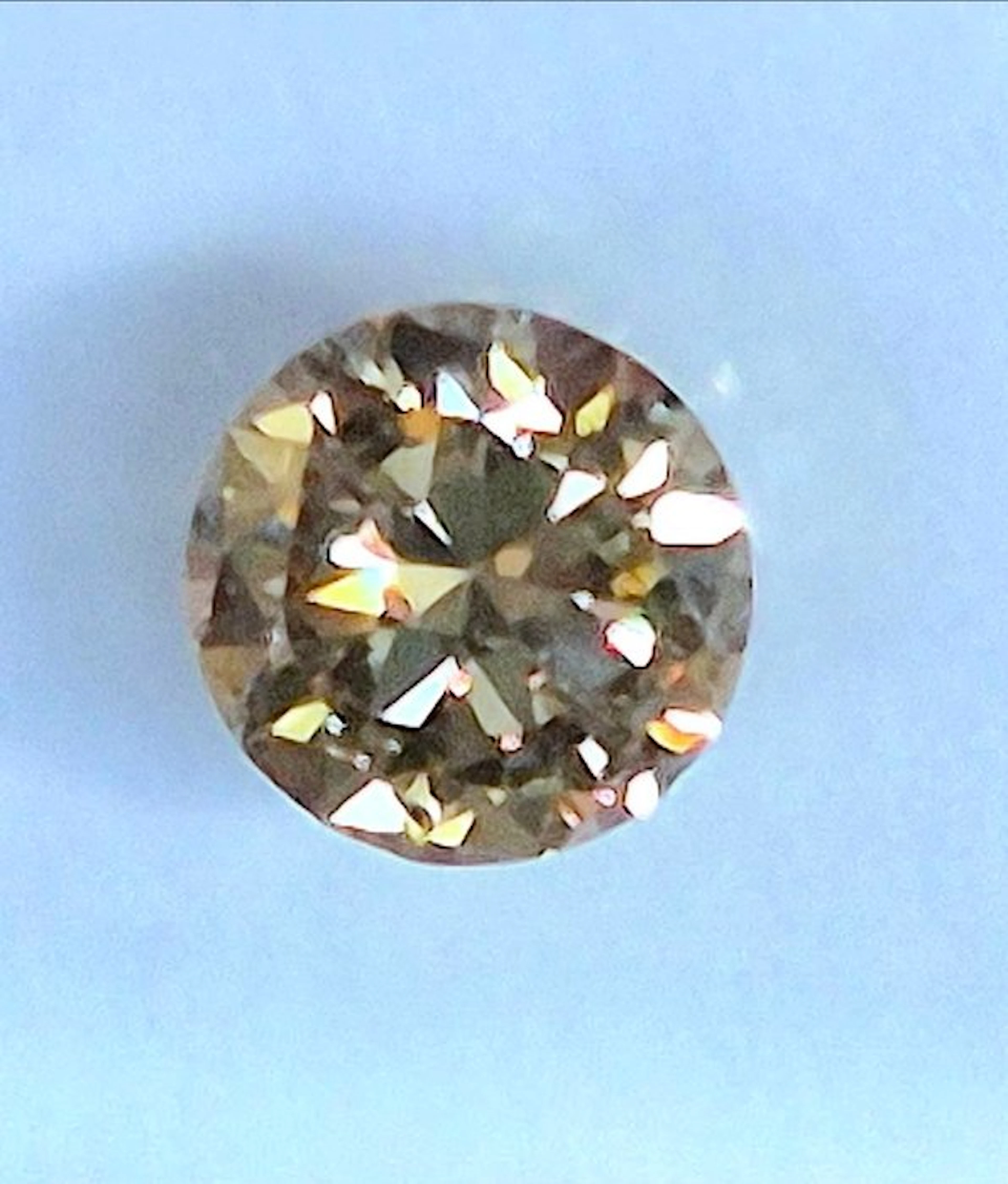 No reserve price - 1 pcs Diamond (Natural coloured)...