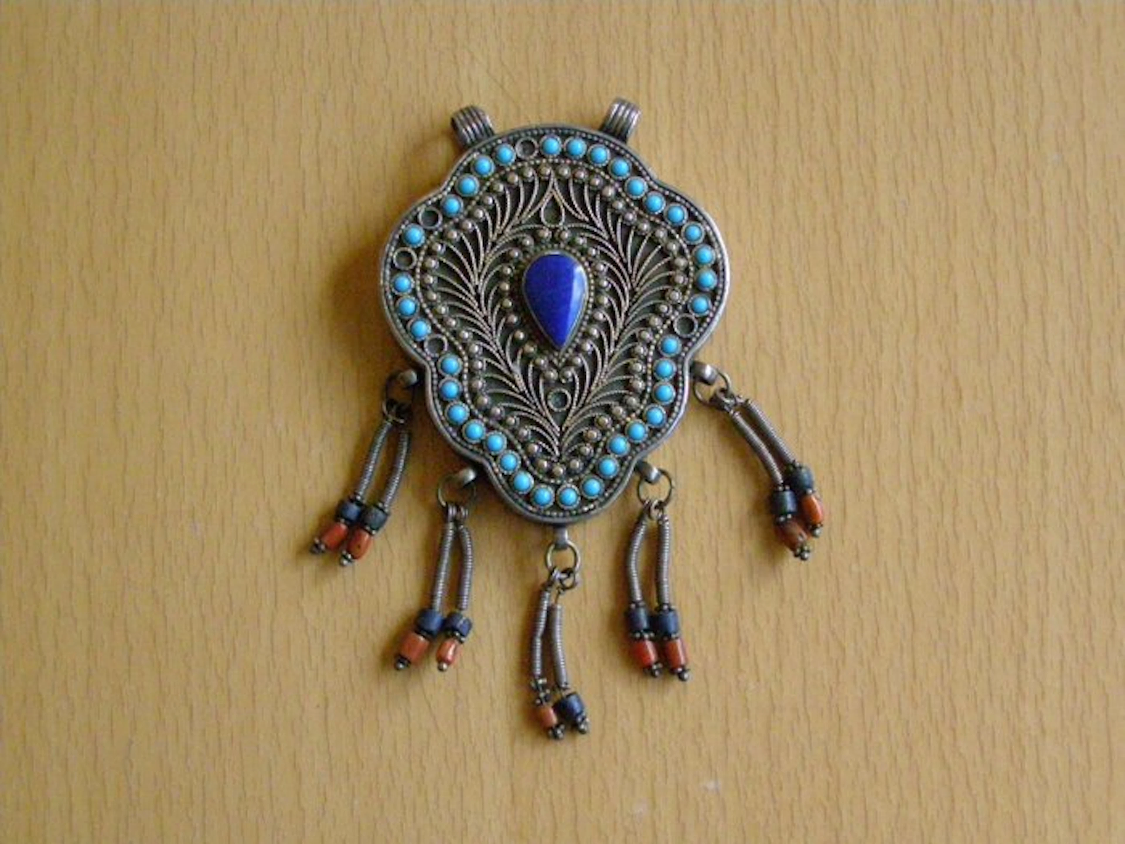 Kuchi or Turkmen pendant - Silver - Lapis Lazuli - Red...
