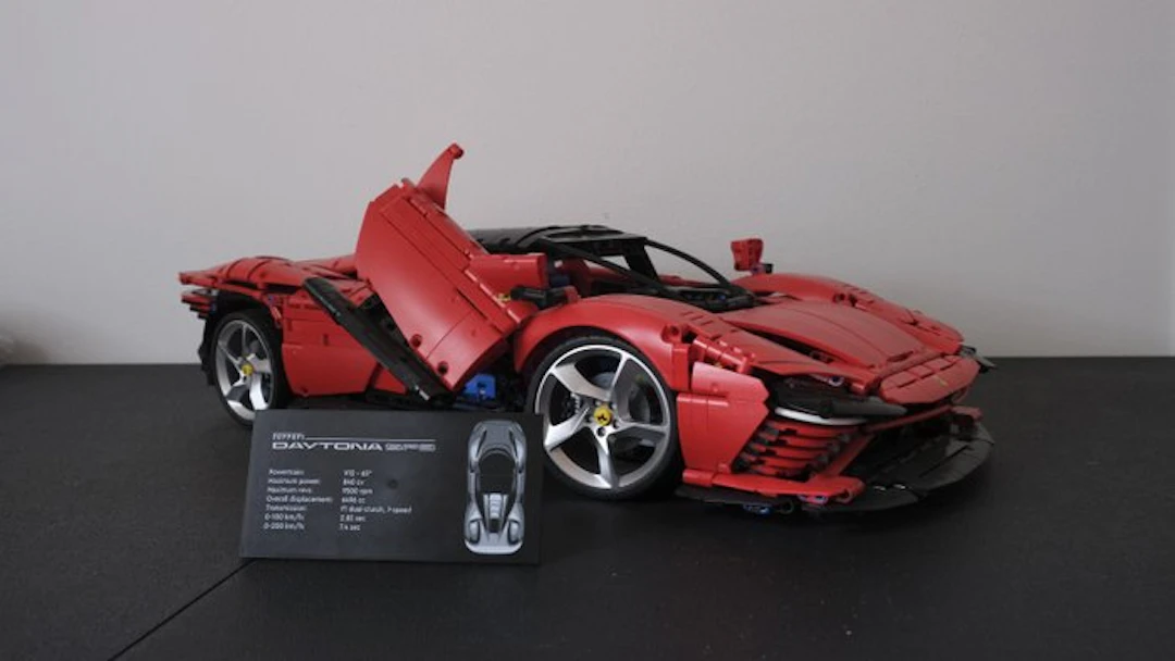LEGO Set - 42143 - Technic - Ferrari Daytona SP3 - Used - Retired