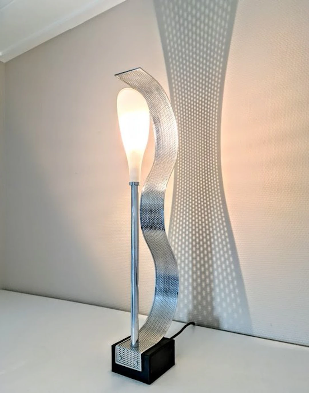 Design tafellamp - 61 cm hoog - Table lamp - Chrome-plated metal