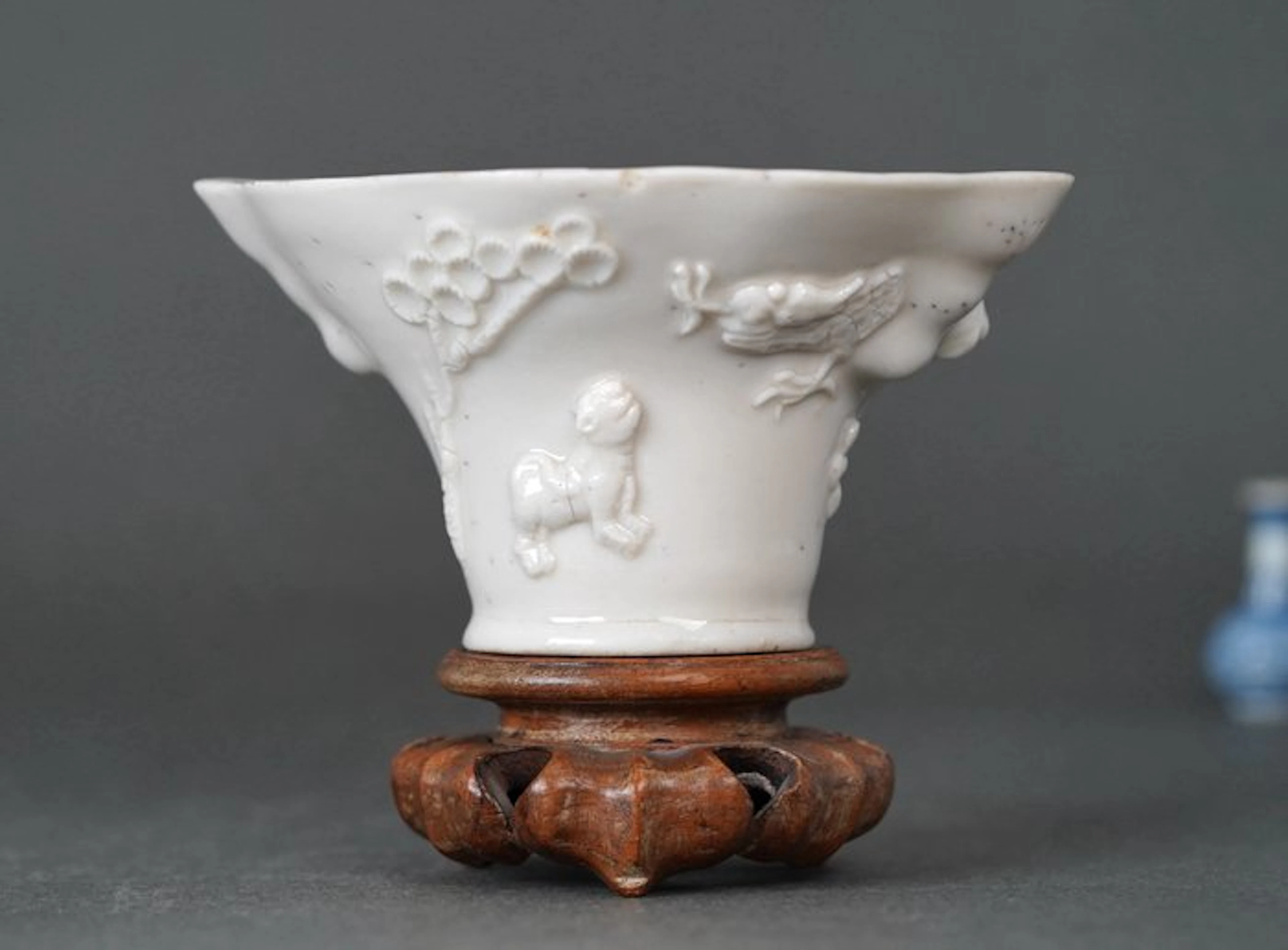 Libation bowl/libation cup - Tiger with Dragon emerging...