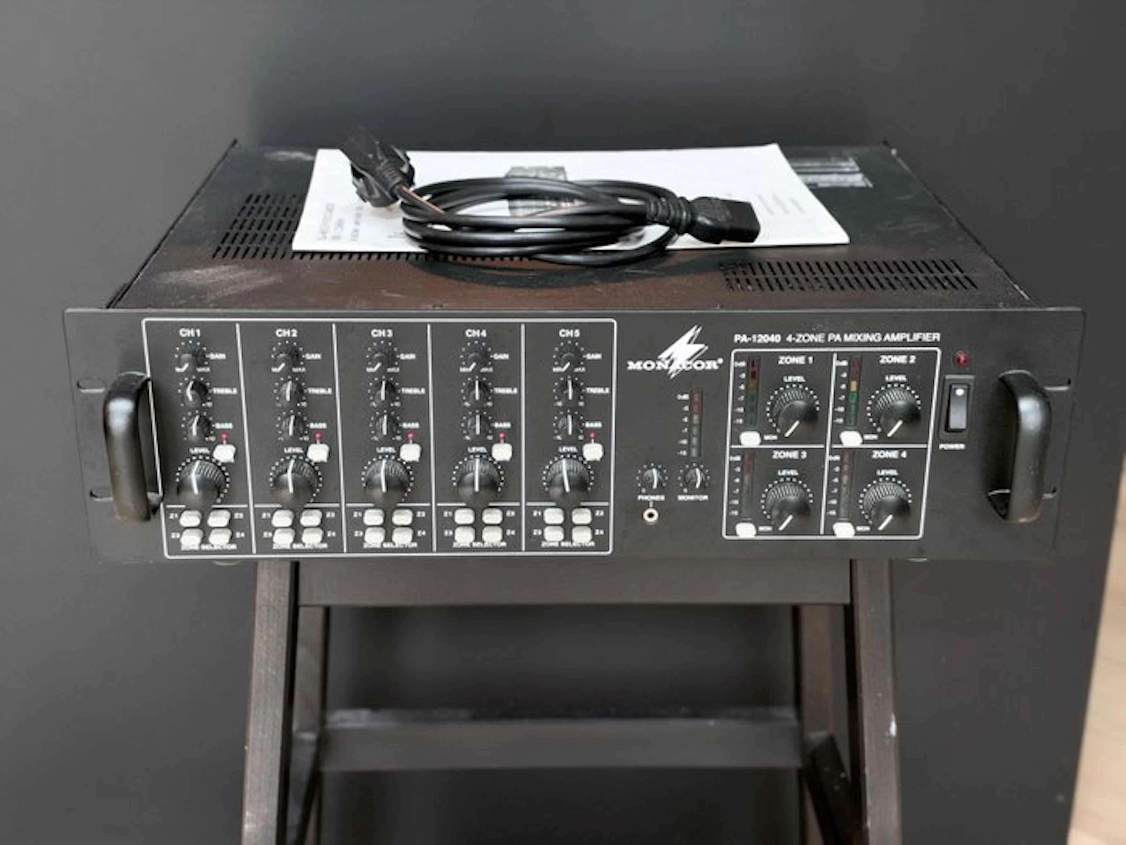Monacor - PA-12040 Solid state stereo amplifier