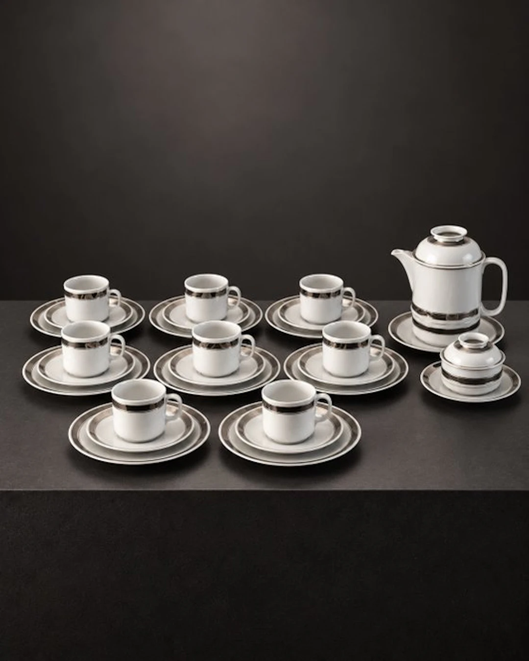 Hutschenreuther - Coffee and tea service (28) - Porcelain - timeless modernist