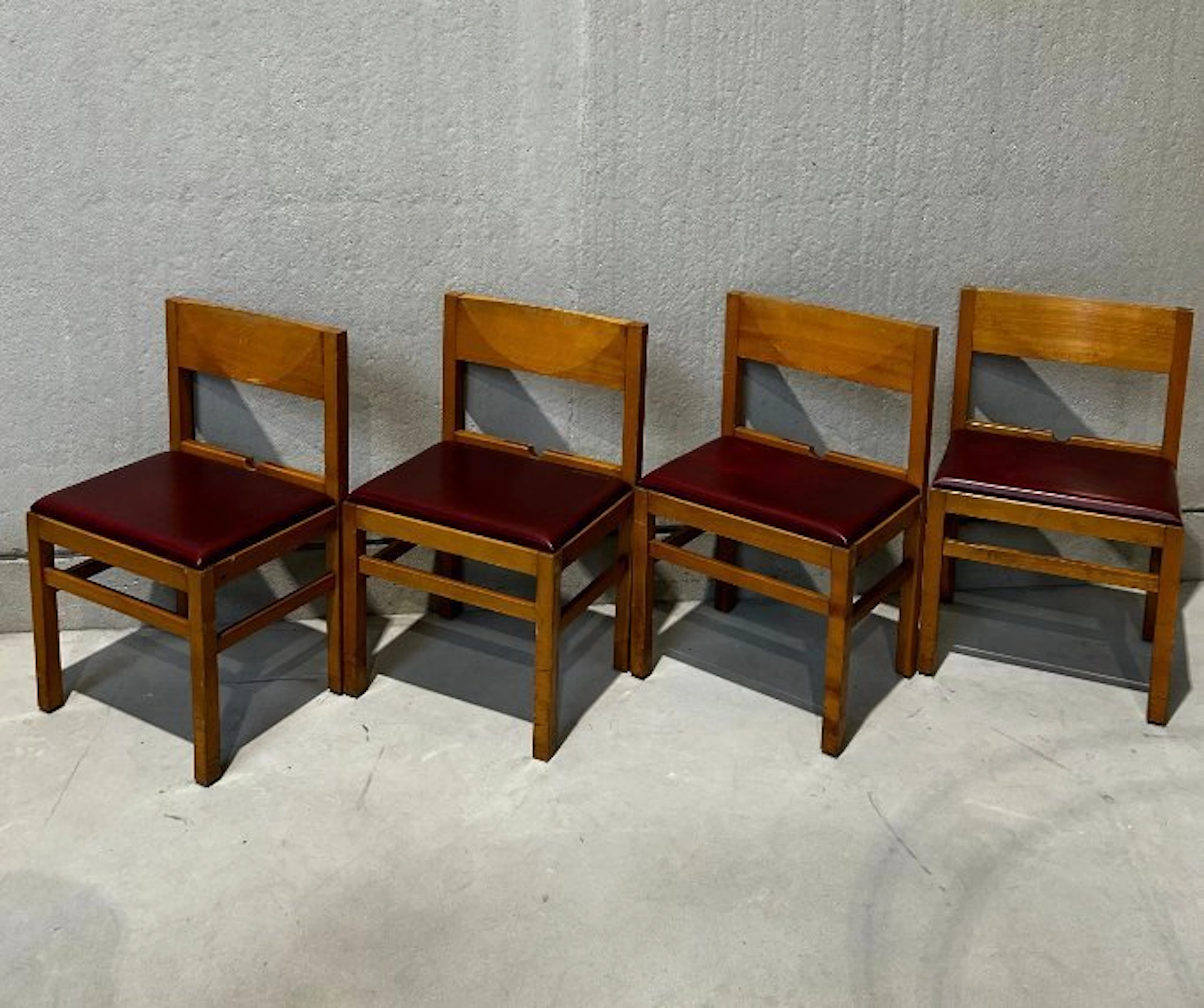 Chair - Oak - Set of four vintage chairs.
