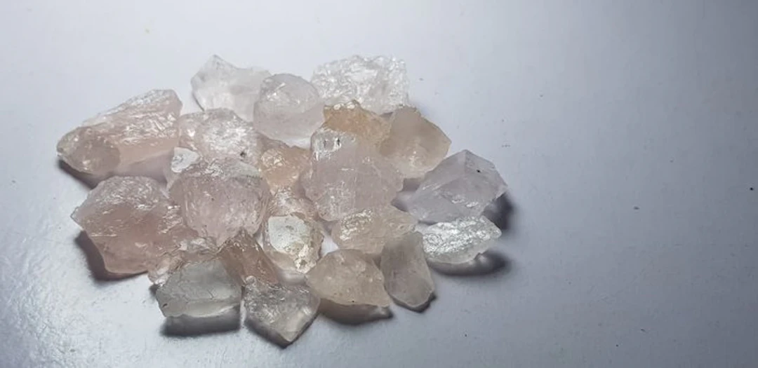 Natural pink color Morganite Rough- 100 g - (24)