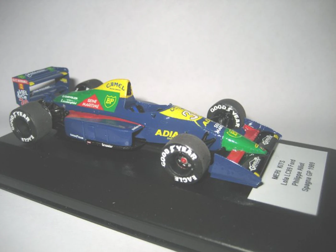 1:43 - Model car - MERI KITS Modello F.1 : Lola Larrousse...