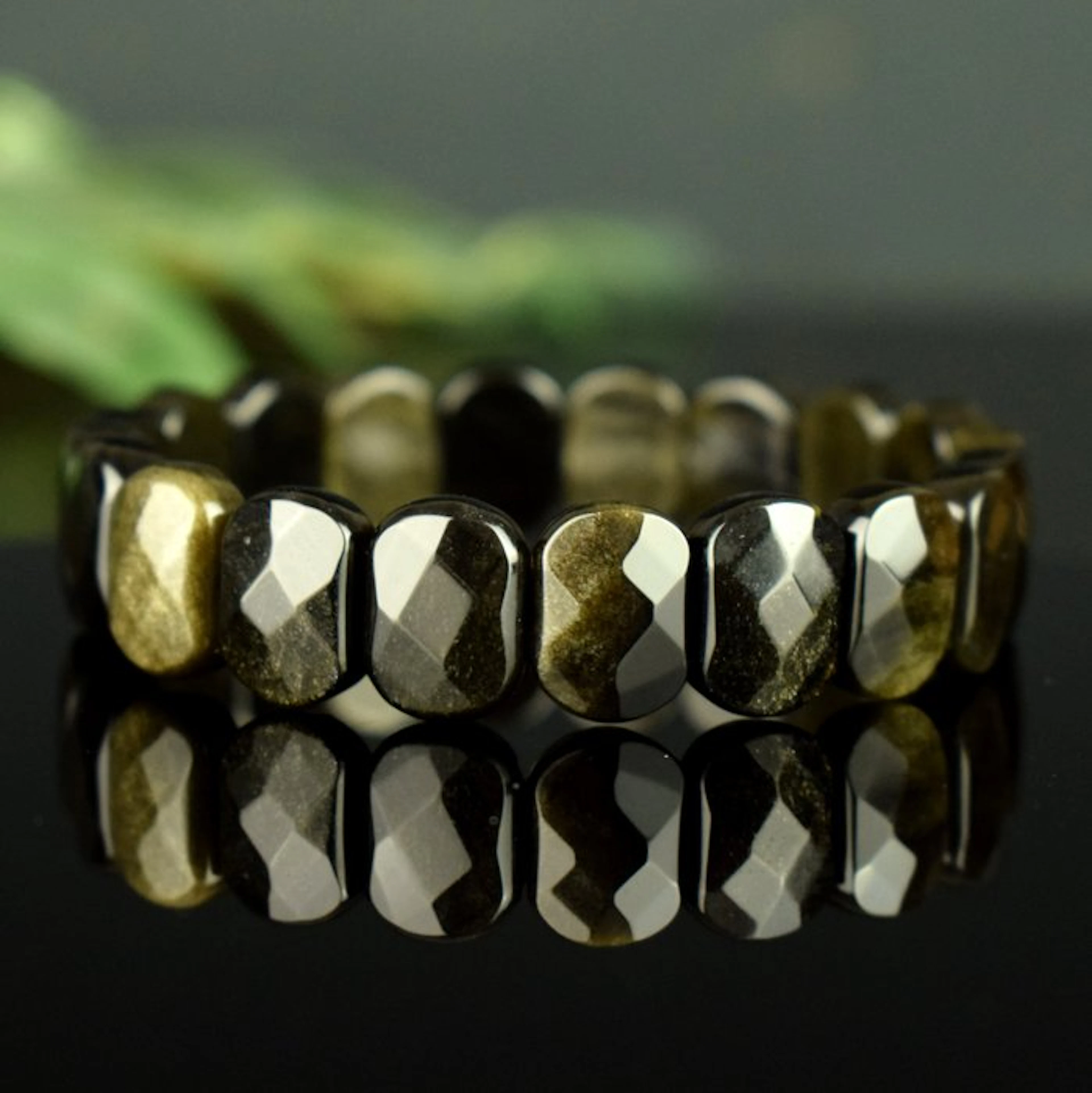 Obsidian Iridescent golden obsidian - Gem quality - Width: 14 mm- 28.7 g