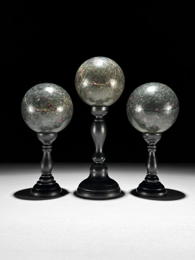 NO RESERVE PRICE - Wonderful set of 3 of rough Ruby...