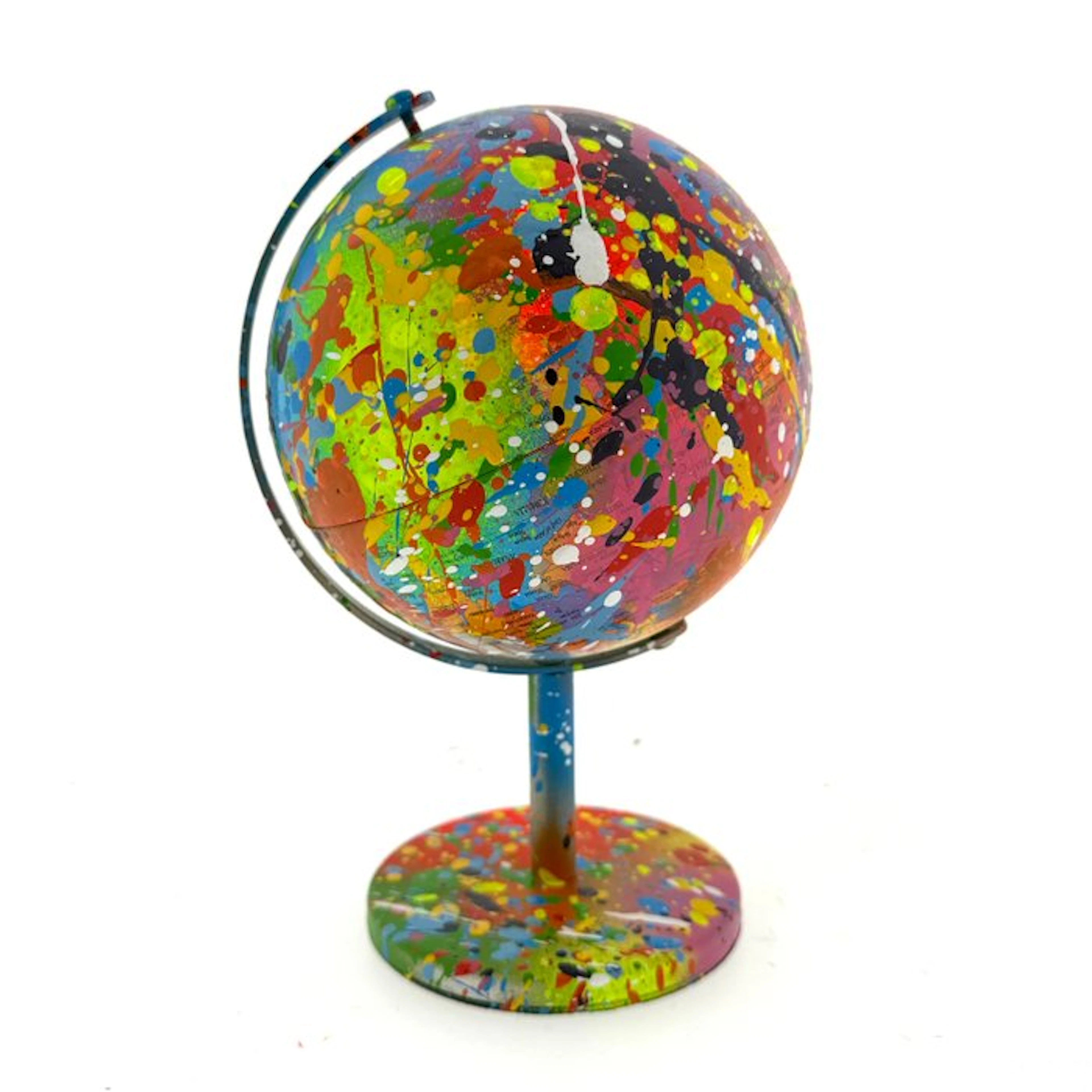 Koen Betjes (1992) - It’s a Colourful World - POP World Globe