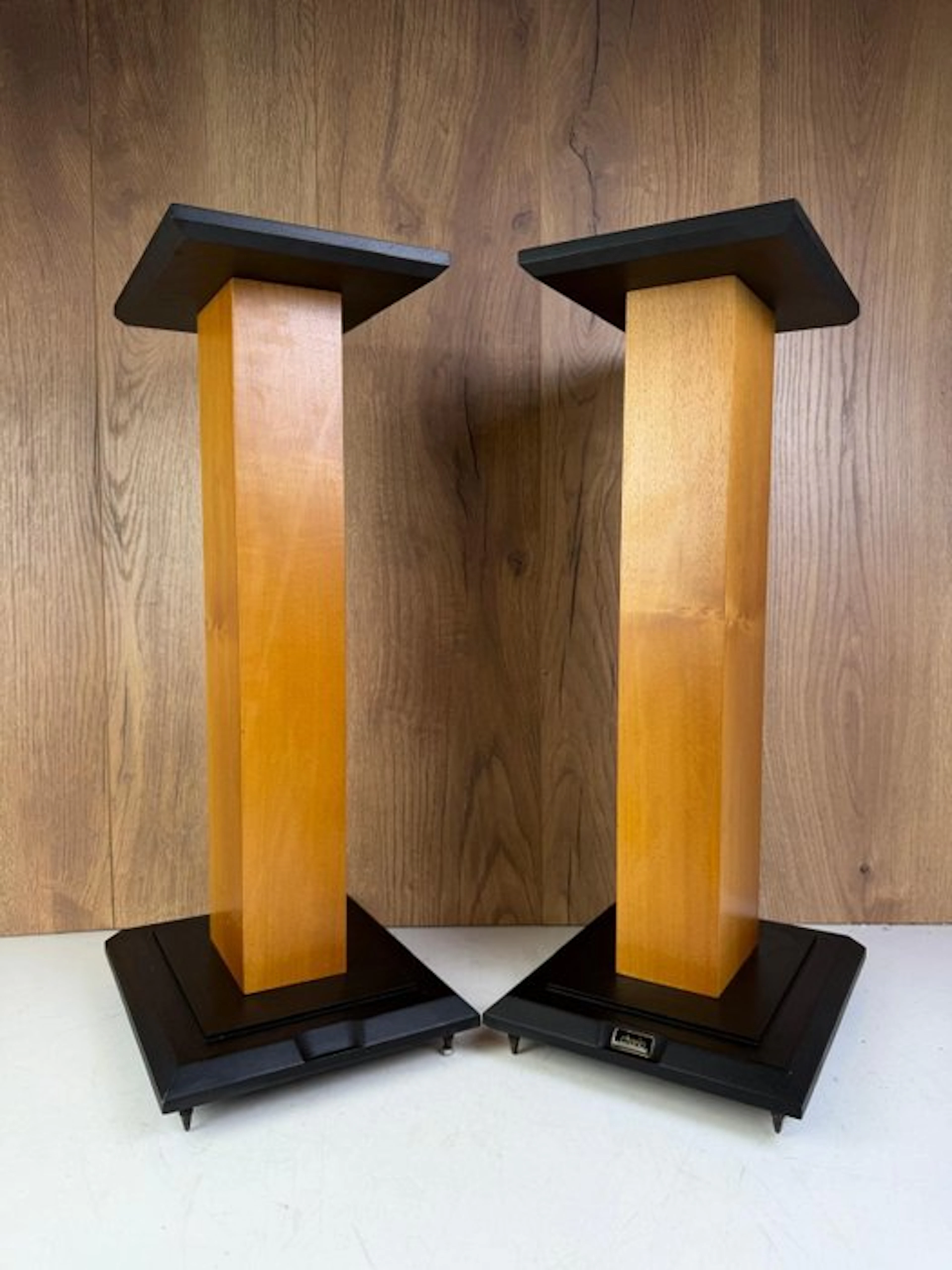 Chario - Stands Speaker set