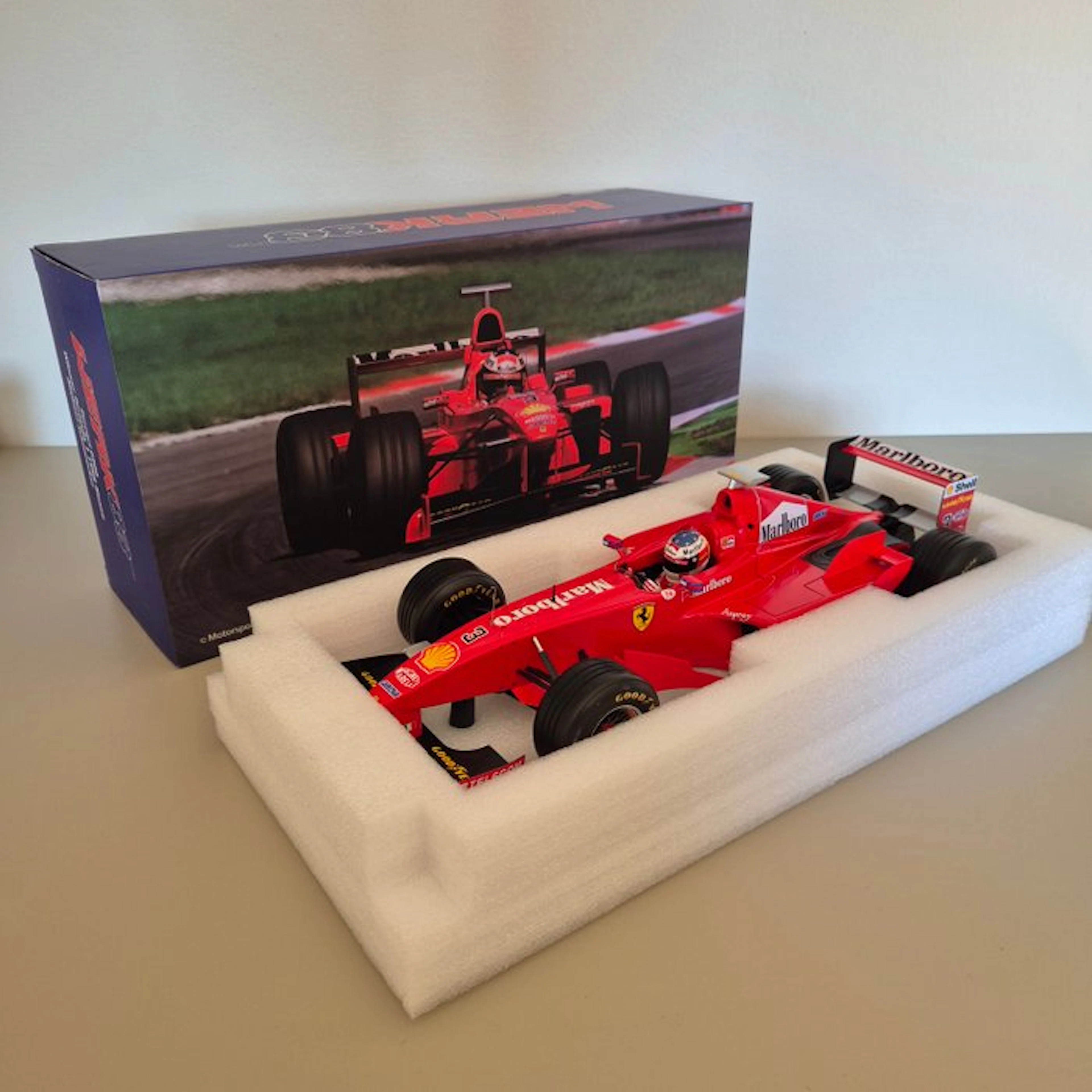 Werk83 1:12 - Model car - Ferrari F2001 - Michael Schumacher