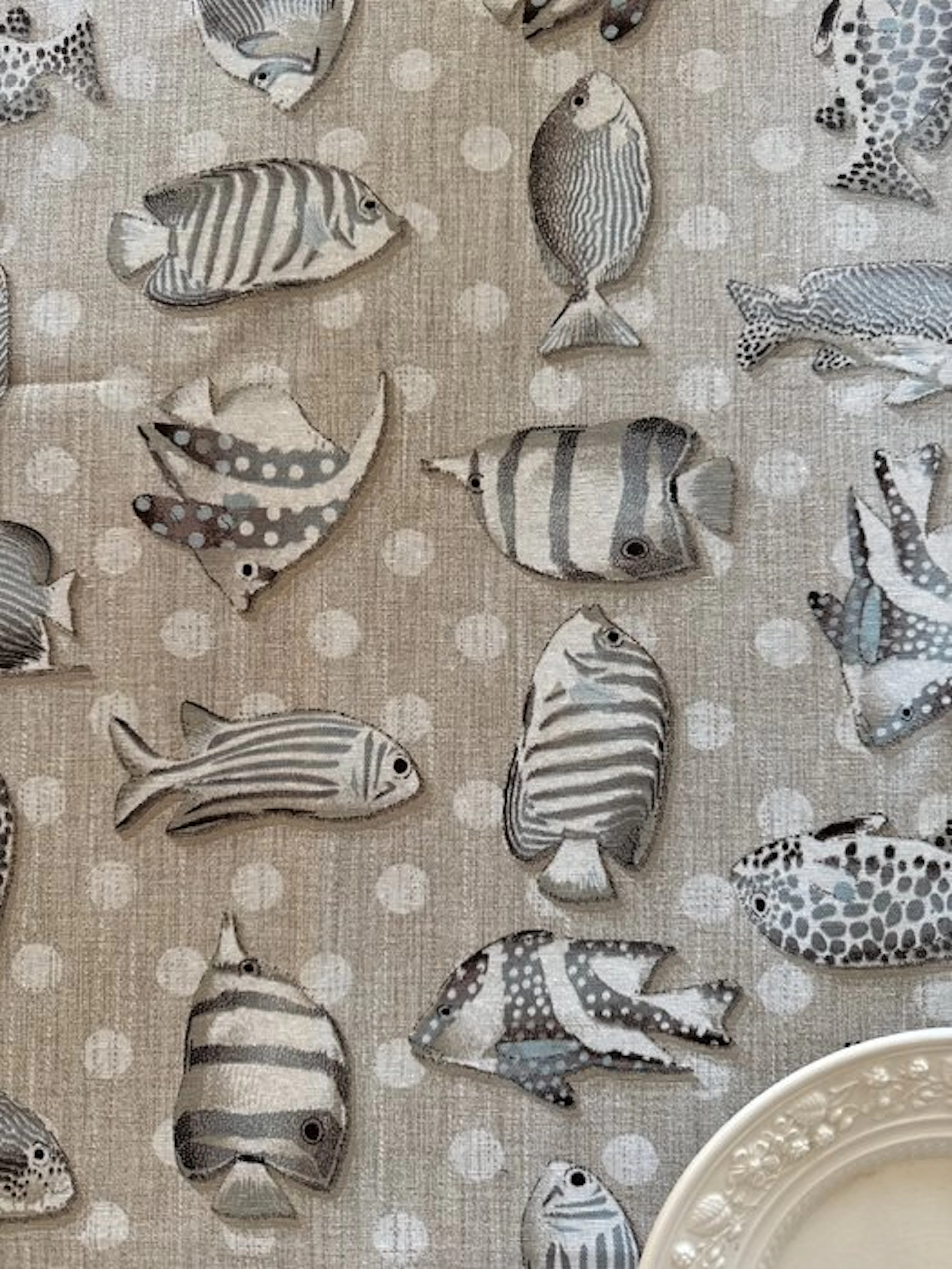 San Leucio - Exclusive tablecloth with fish and polka dots