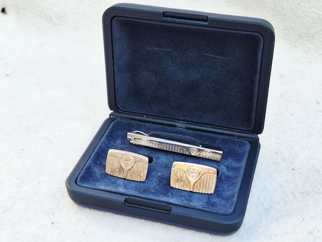 Cufflinks and a tie clip - Lancia - met grille type Delta of Beta