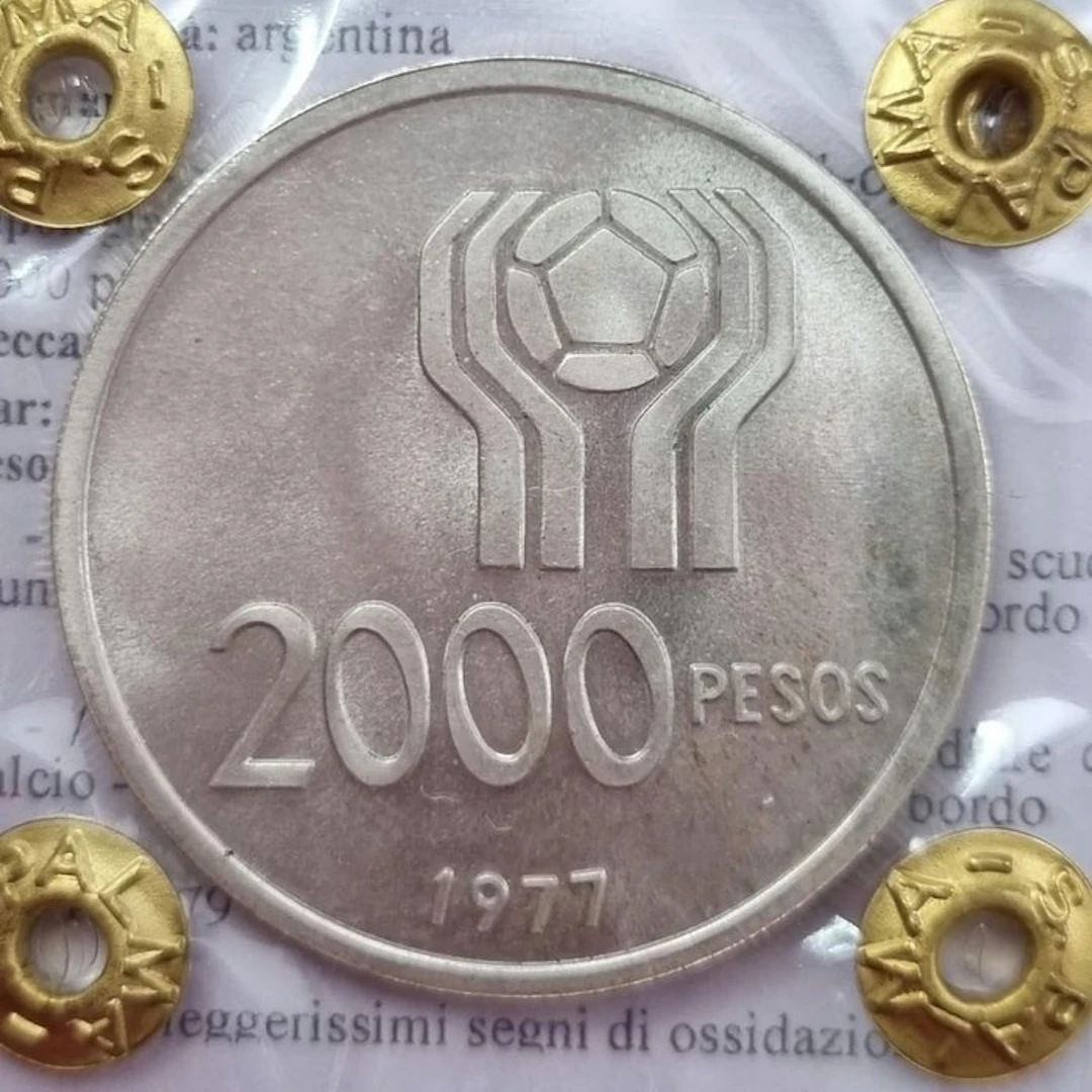 Argentina. Republic. 2000 Pesos 1977 (No reserve price)