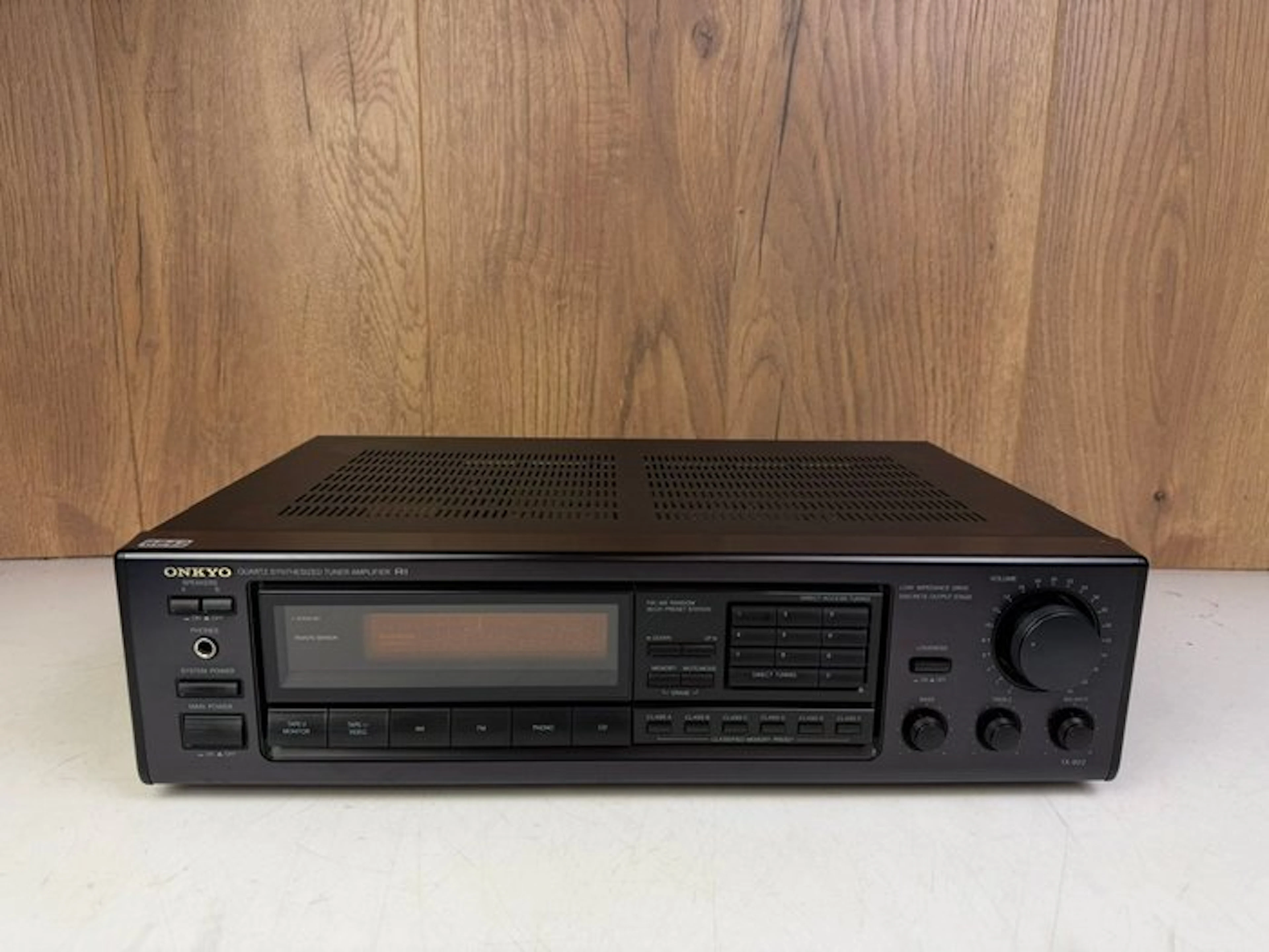 Onkyo - TX-902 Solid state amplifier