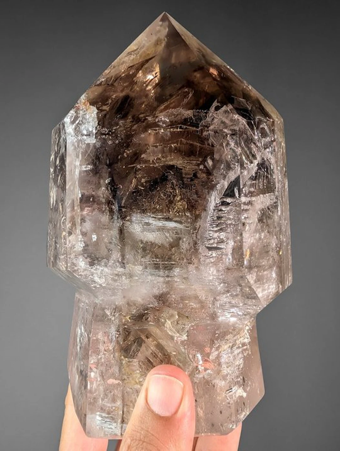 Hopper Quartz Scepter-Shaped - Height: 18 cm - Width: 112 cm- 2.7 kg