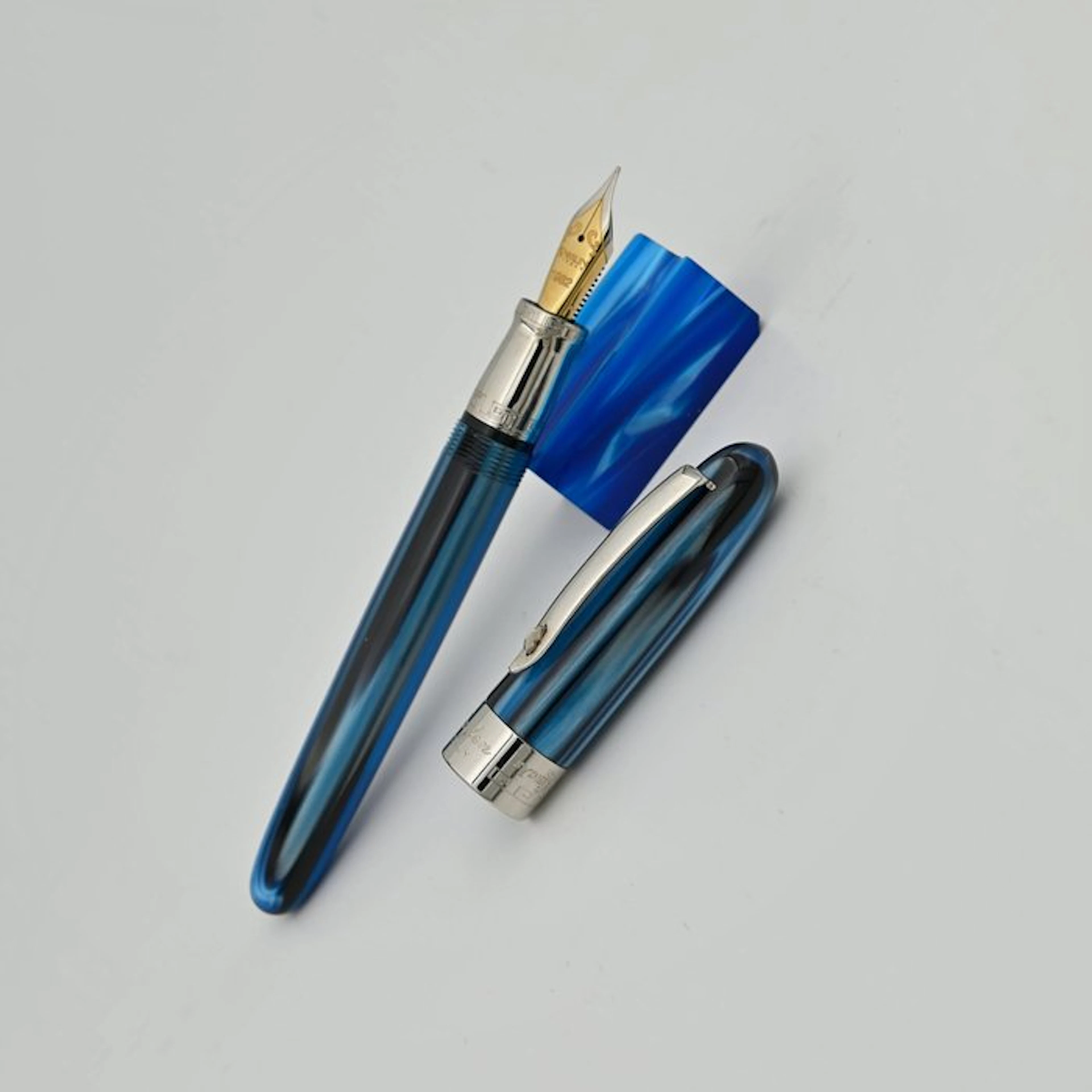 Marlen - Sydney - Edizione Speciale - Streaked blue - Fountain pen