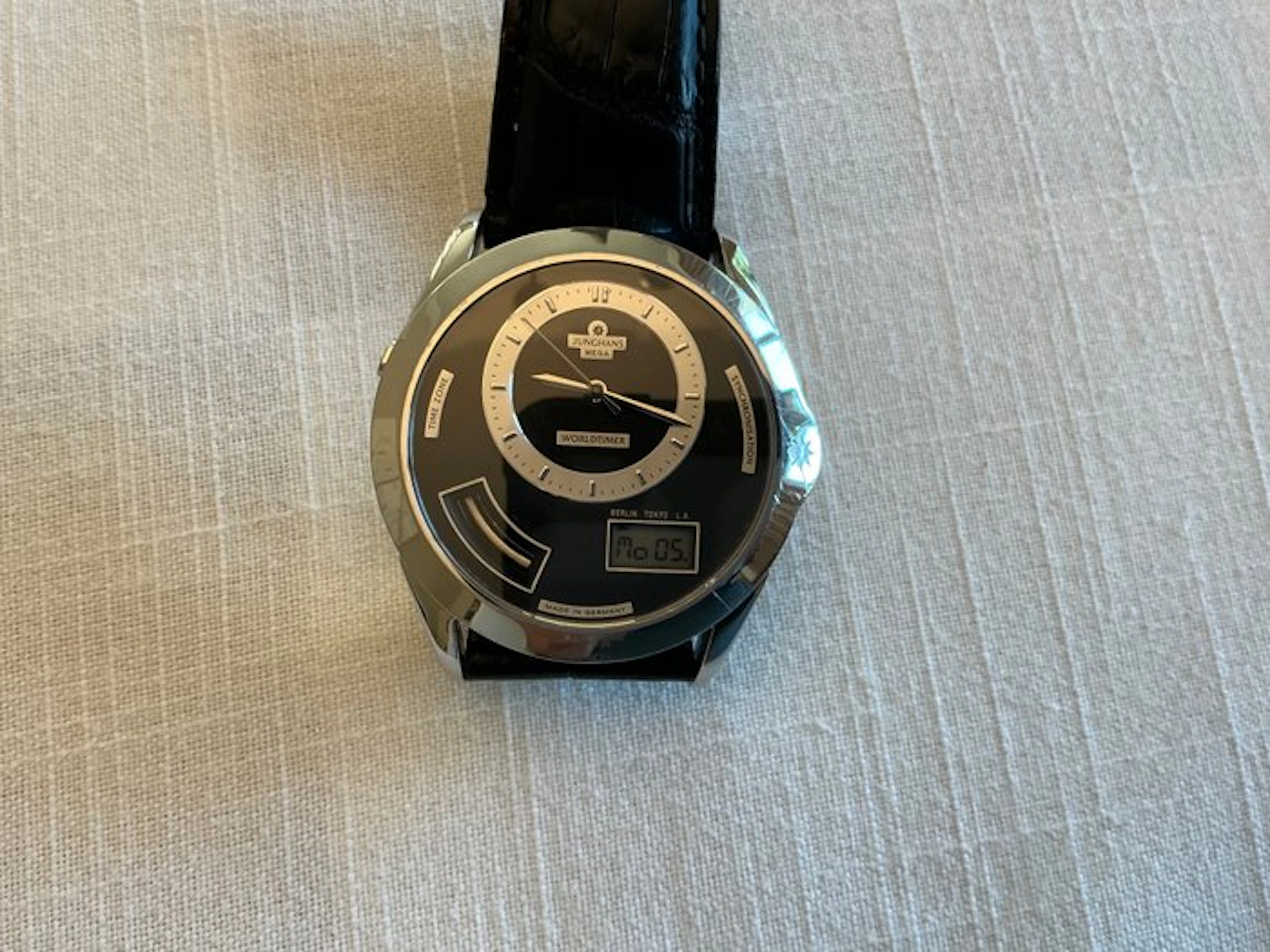 Junghans - Mega Worldtimer - No reserve price - 056-4501.00 - Men - 2024
