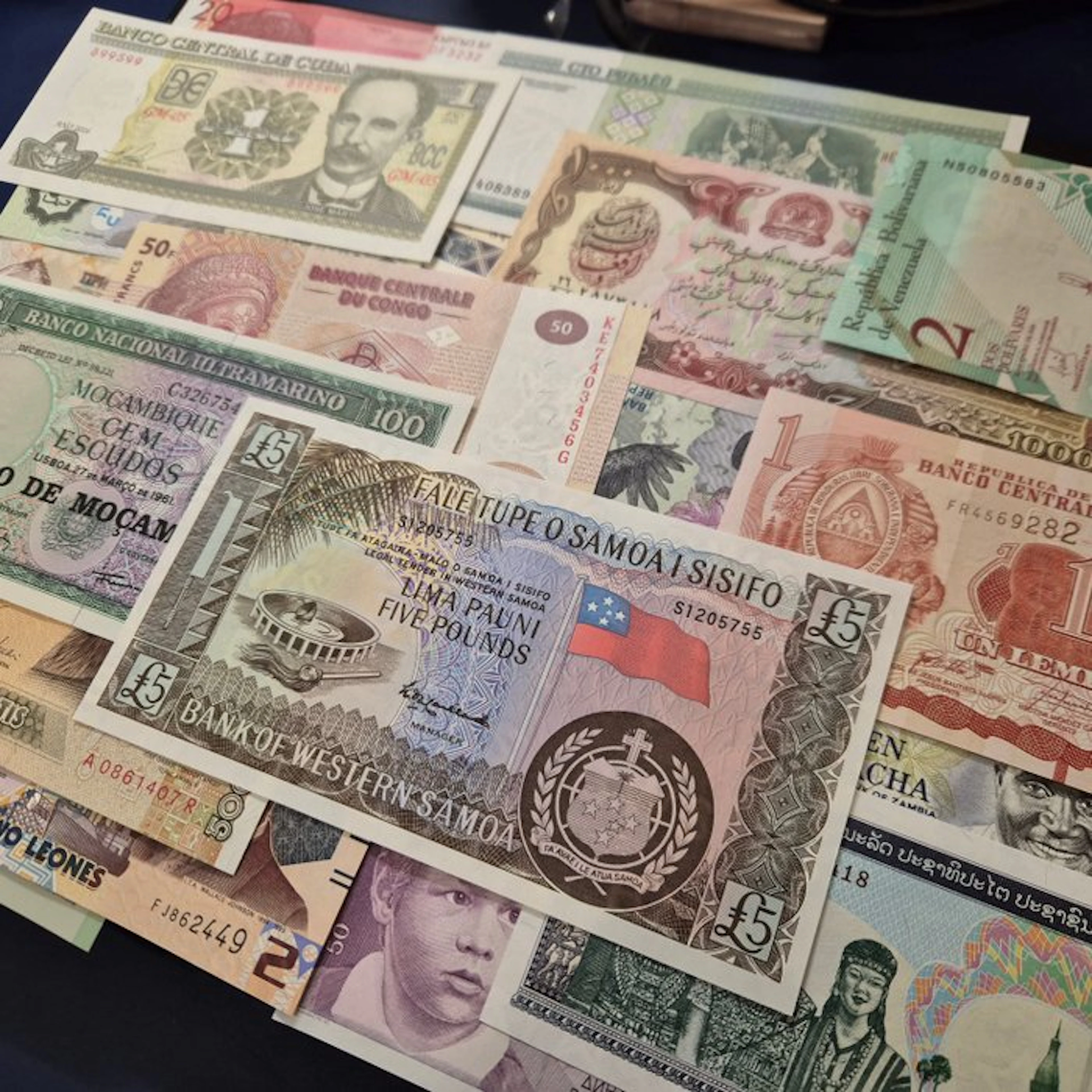 World. - 3 x 50 banknotes - Various Dates (No reserve price)