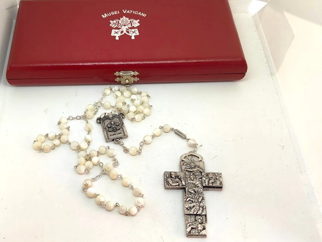 Rosary - Large pearl rosary - exclusive Vatican Museums...