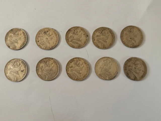 France. Lot de 10 jetons en argent "Louis XV. Ordre du Saint Esprit 1740"