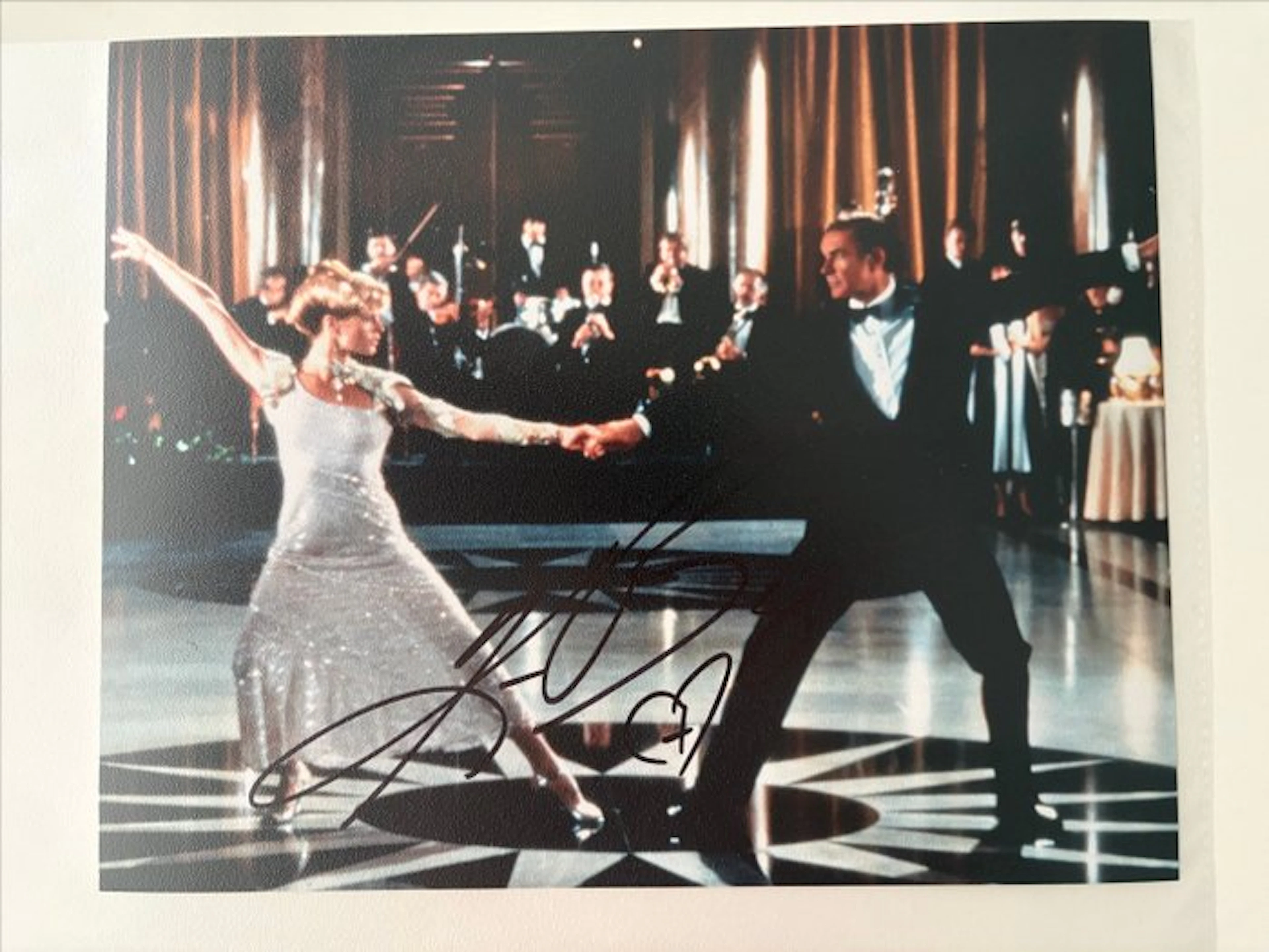 Kim Basinger as "Domino Petachi" handsigned photo with b´bc holographic COA