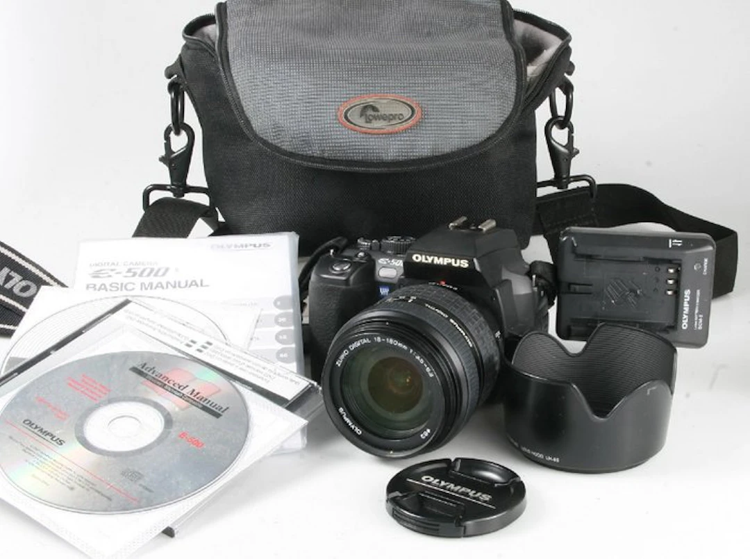 Olympus E-500 + 18=180 mm - Digital reflex camera (DSLR)