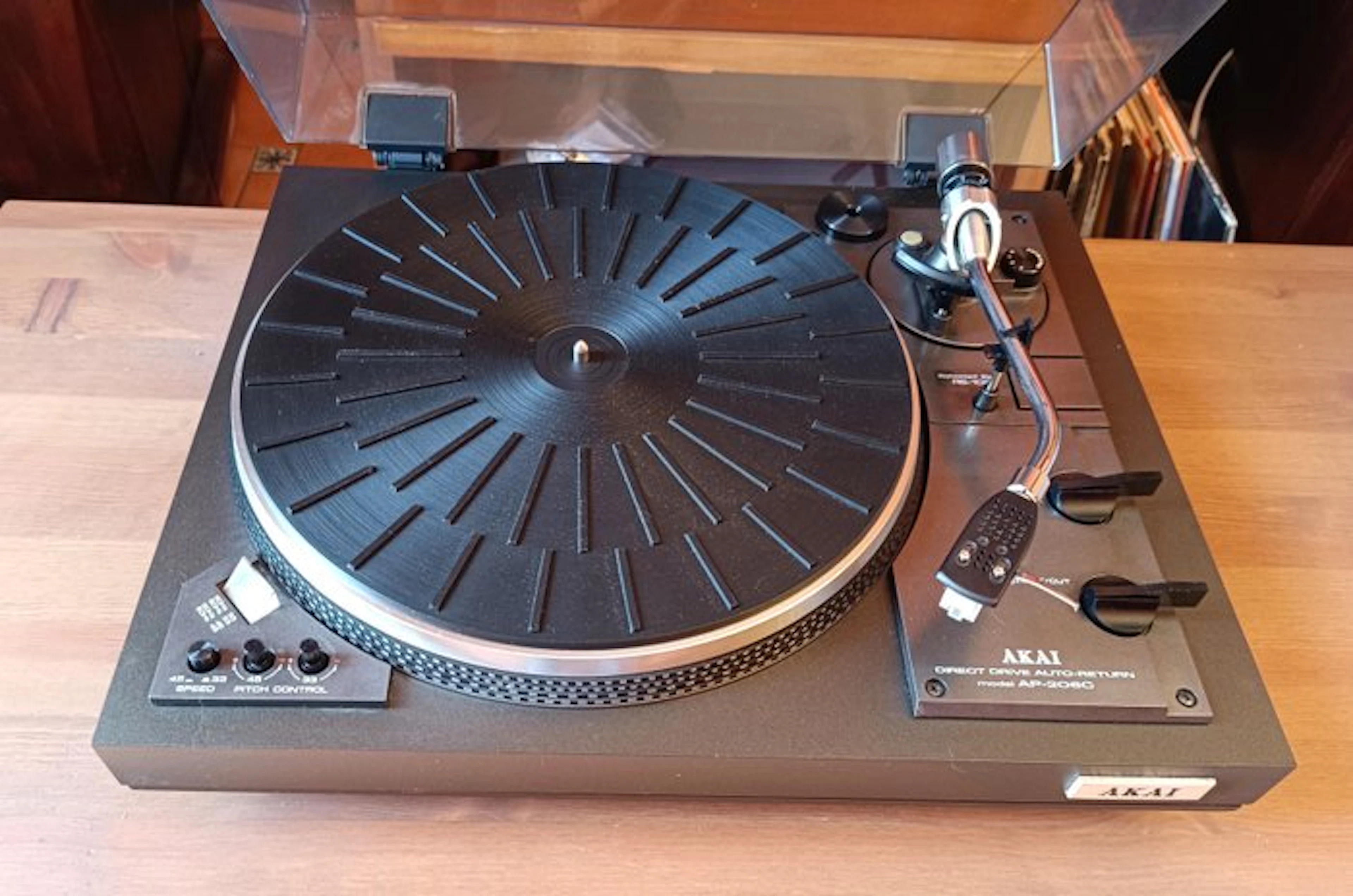 Akai - AP-206C Direct-Drive Auto-Return Stereo Turntable